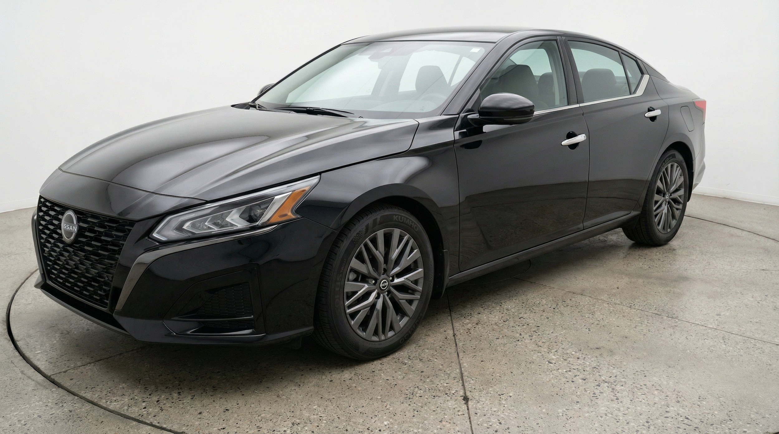 Thumbnail: 2025 Nissan Altima - 3