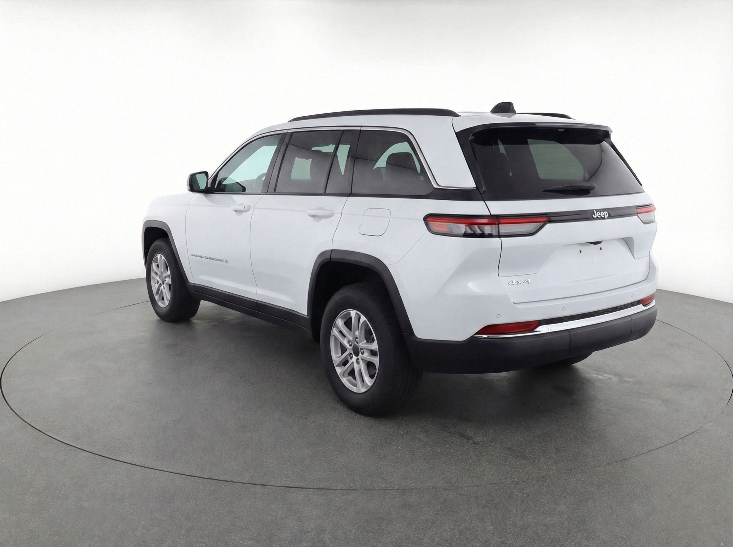 Thumbnail: 2023 Jeep Grand Cherokee - 5