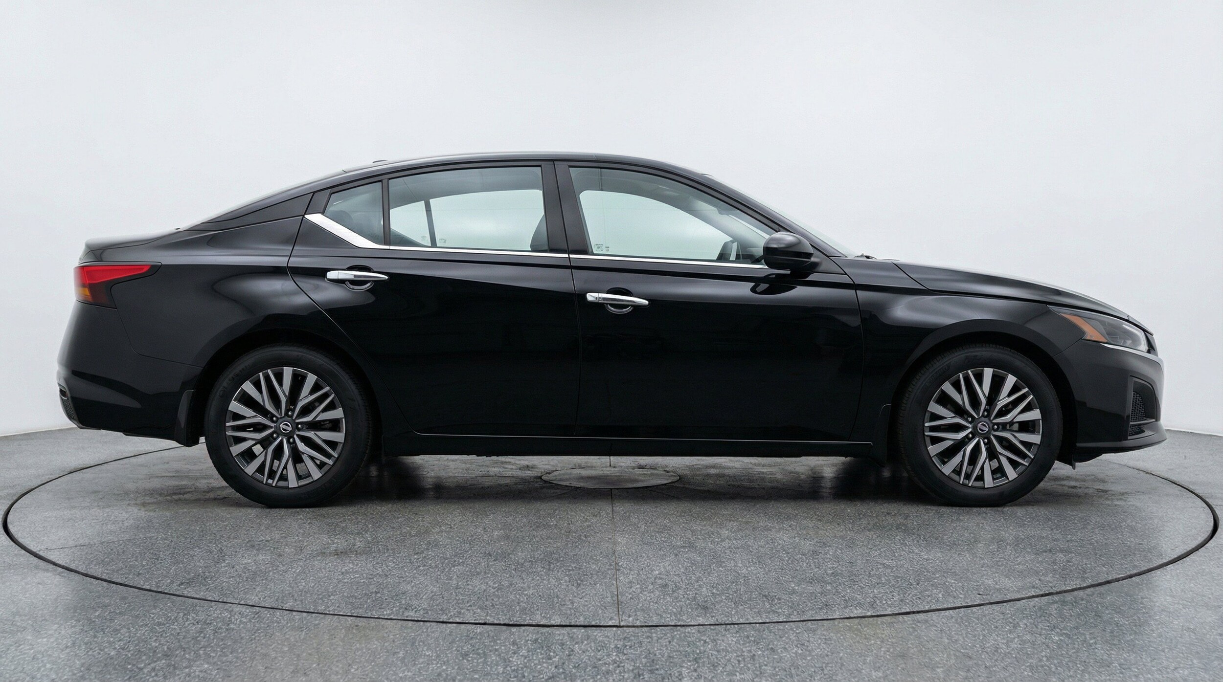 Thumbnail: 2025 Nissan Altima - 11