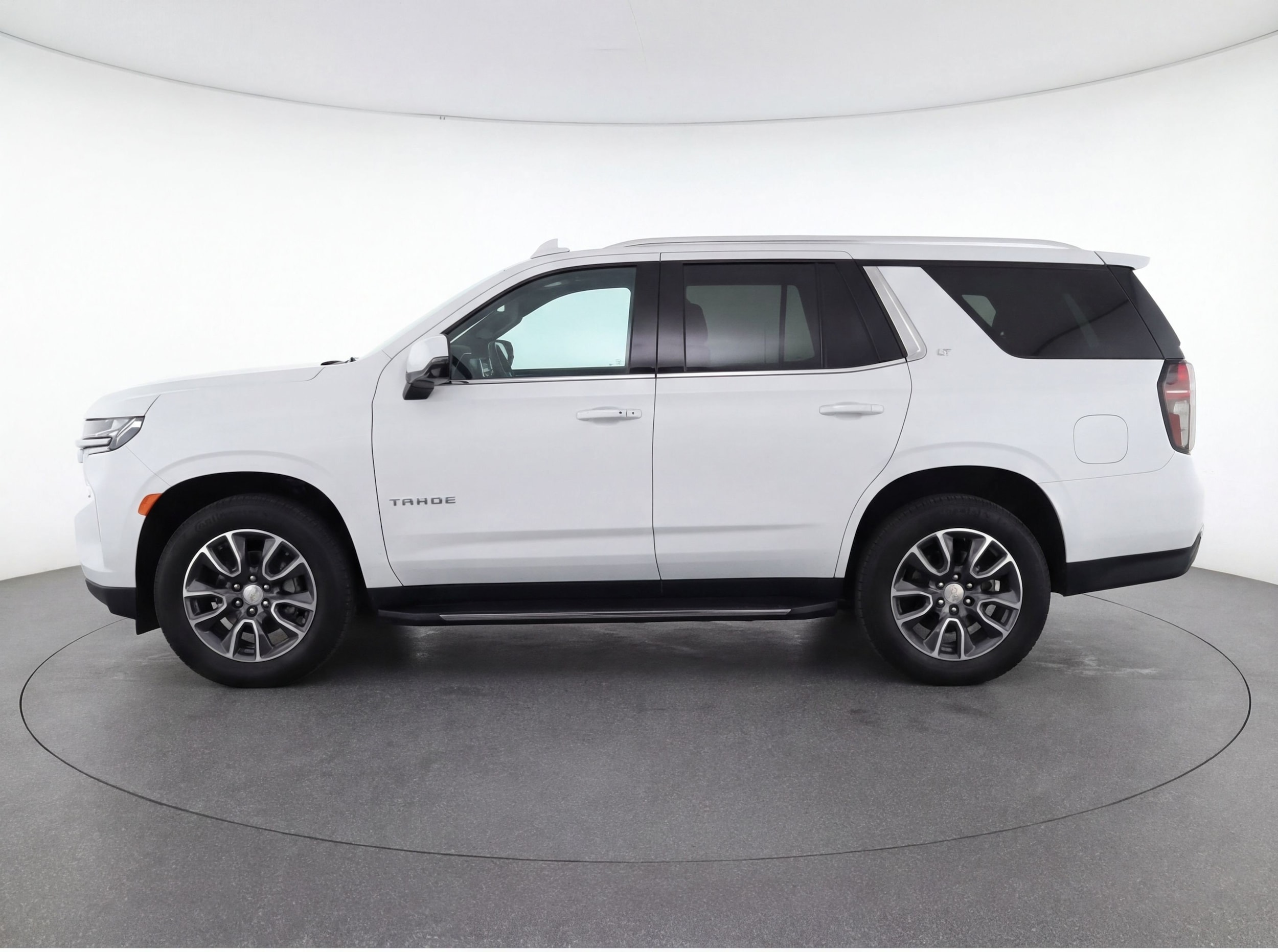 Thumbnail: 2023 Chevrolet Tahoe - 5