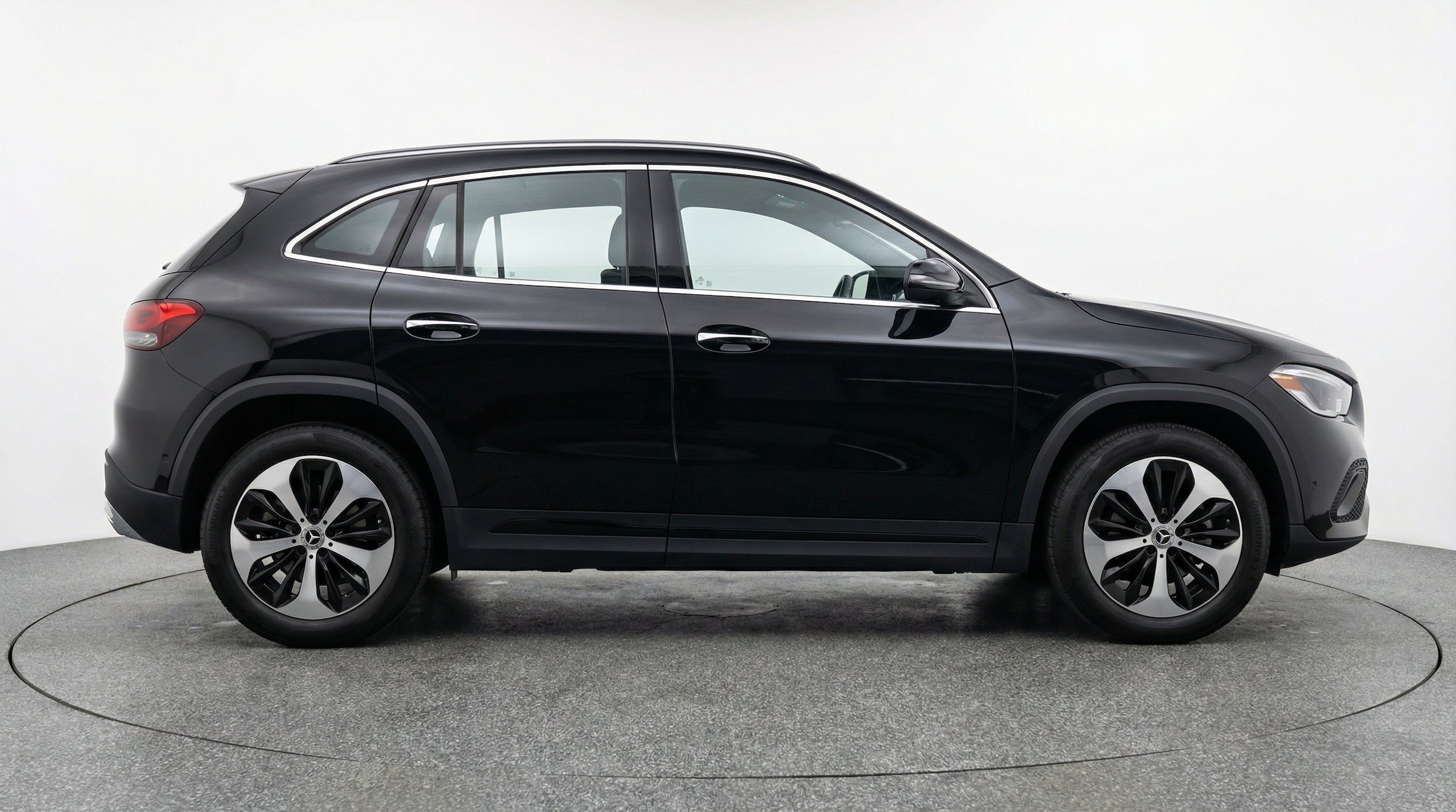 Thumbnail: 2025 Mercedes-Benz GLA - 10