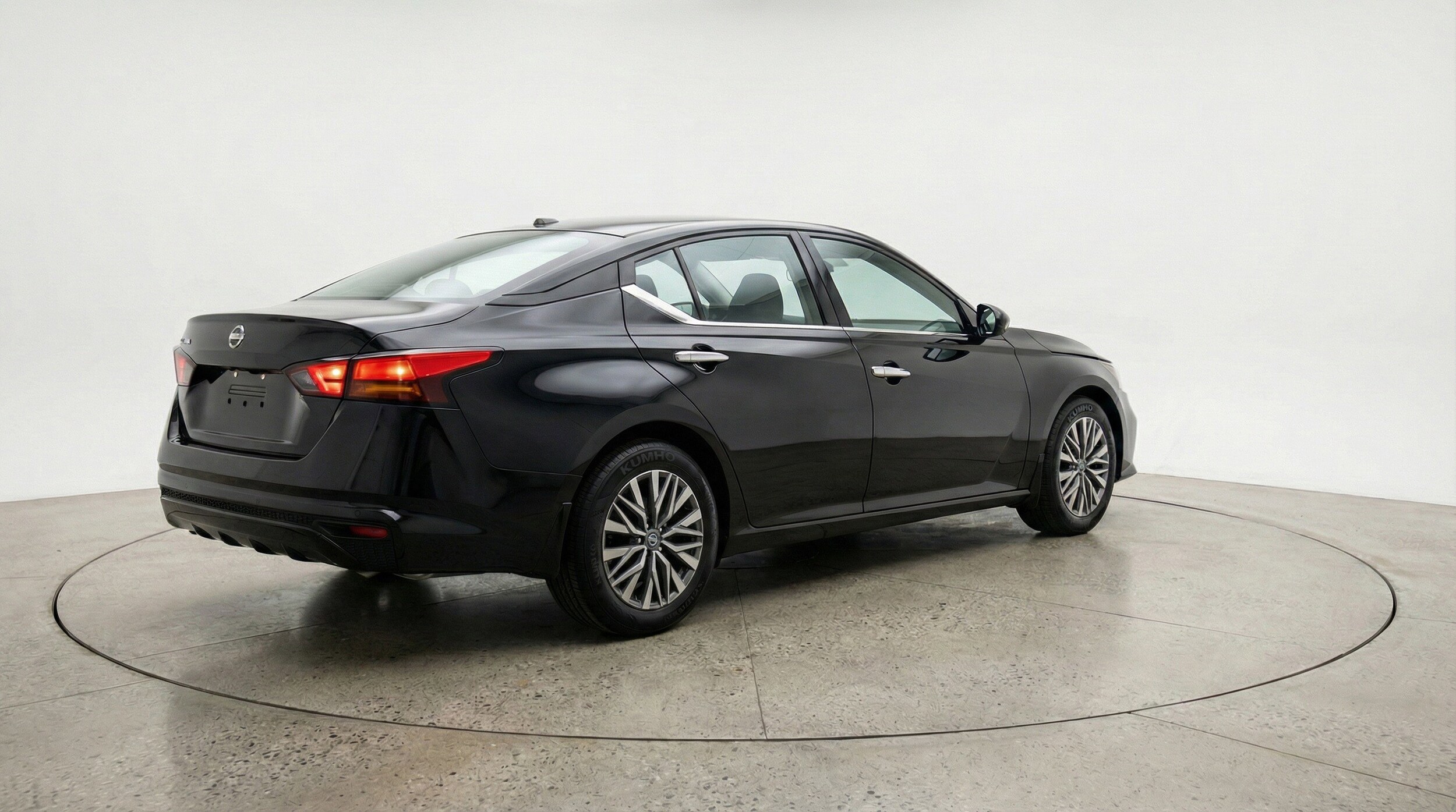 Thumbnail: 2025 Nissan Altima - 9