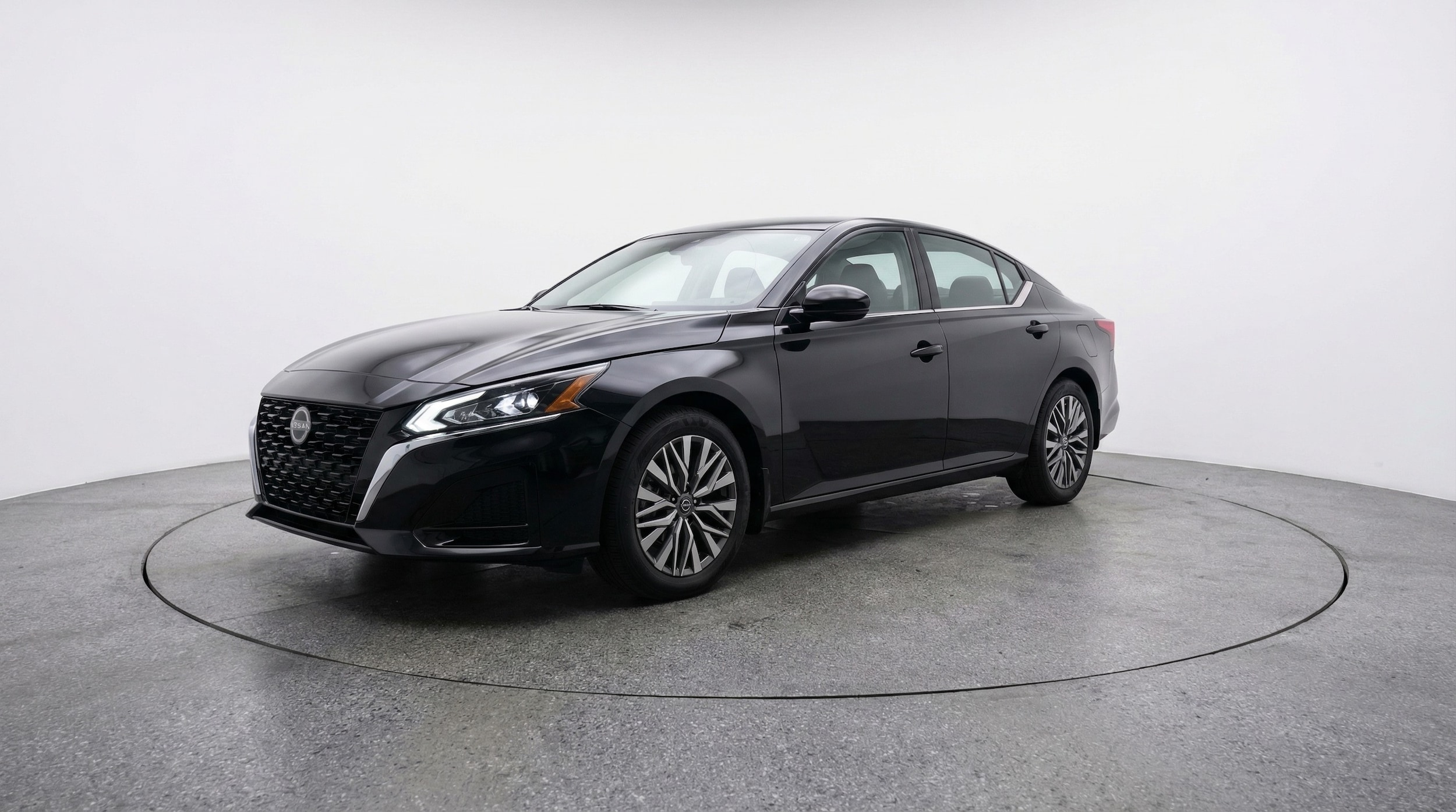 Thumbnail: 2025 Nissan Altima - 3