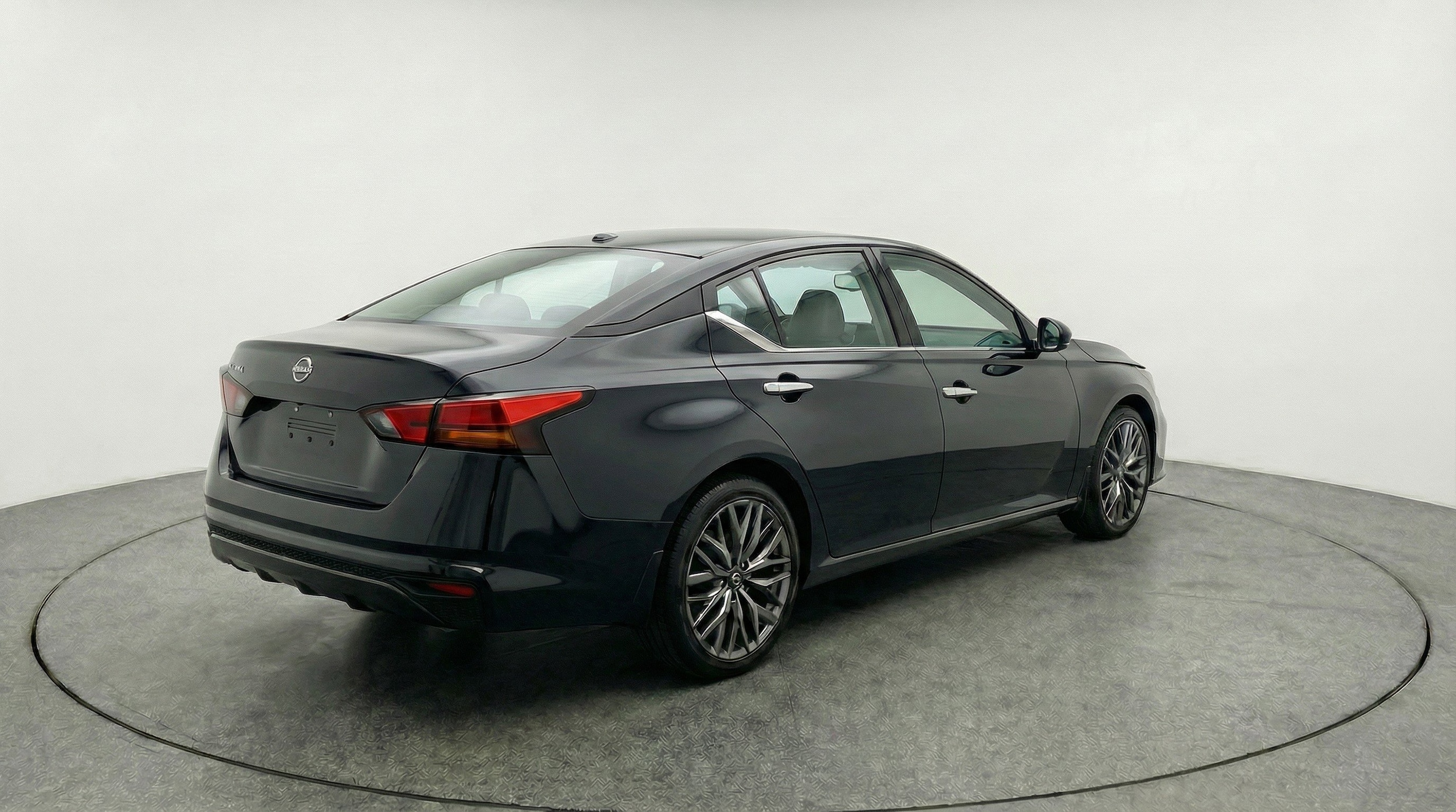 Thumbnail: 2025 Nissan Altima - 9
