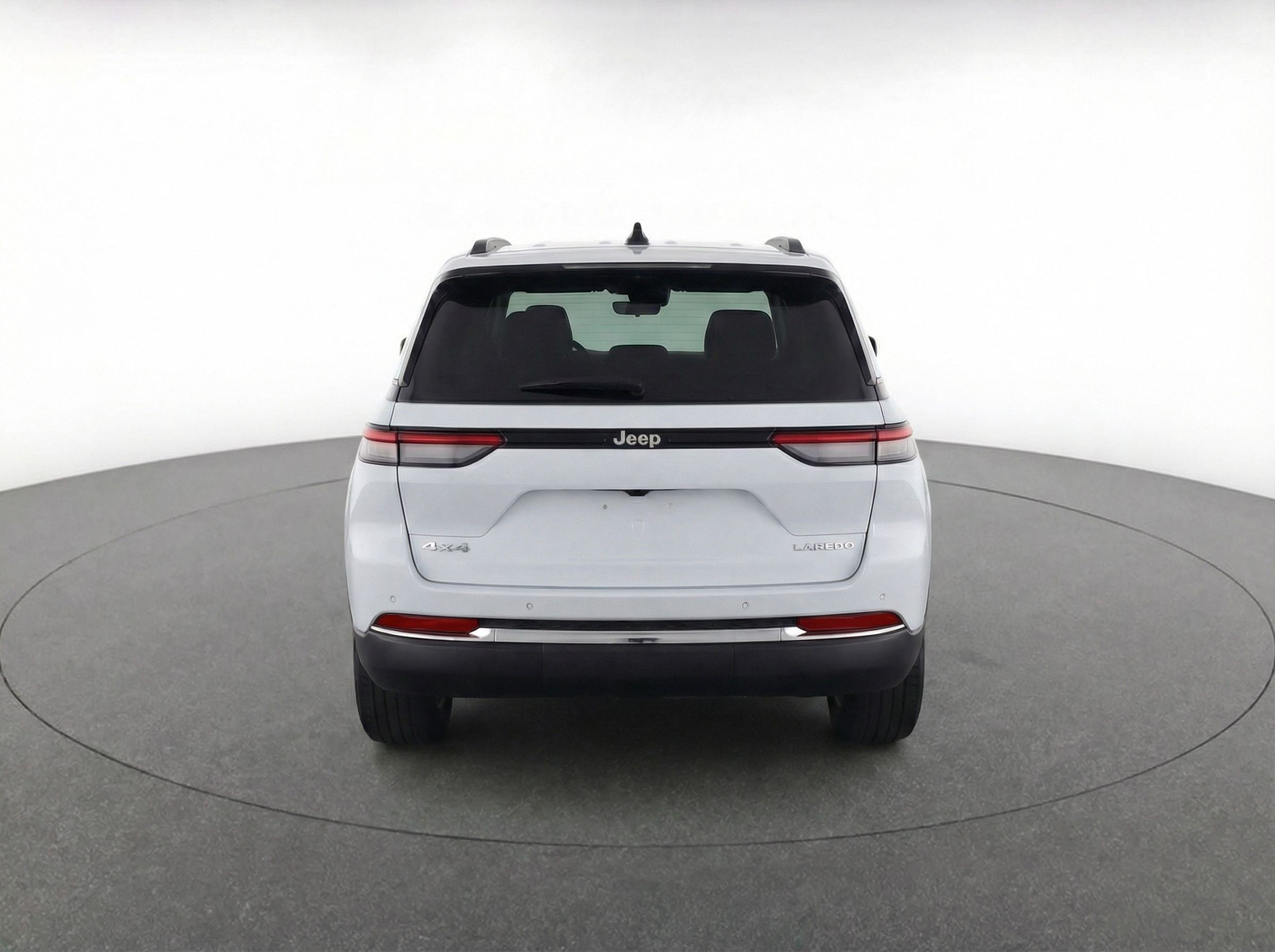 Thumbnail: 2023 Jeep Grand Cherokee - 6