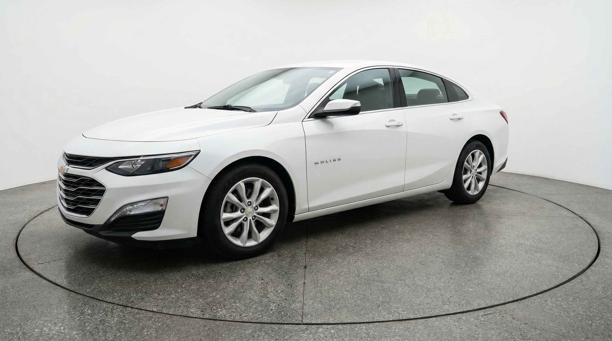 Thumbnail: 2024 Chevrolet Malibu - 3