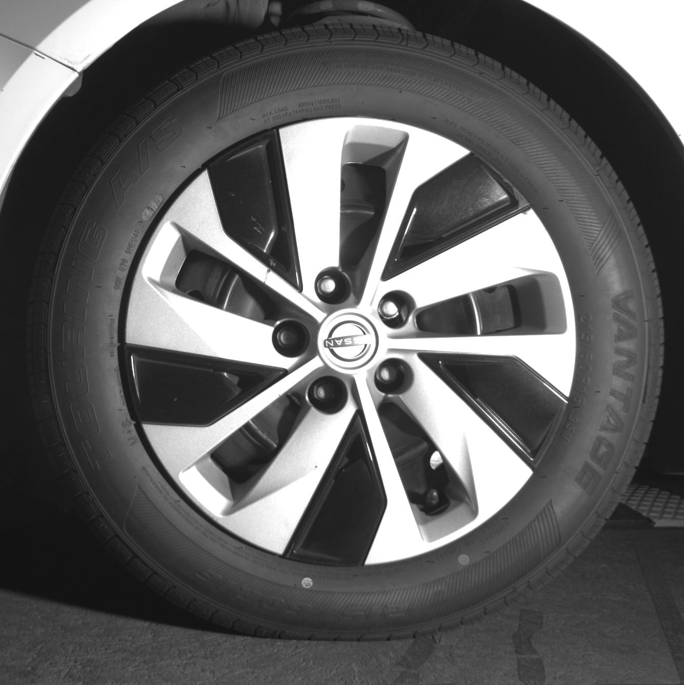 Thumbnail: 2023 Nissan Altima - 9