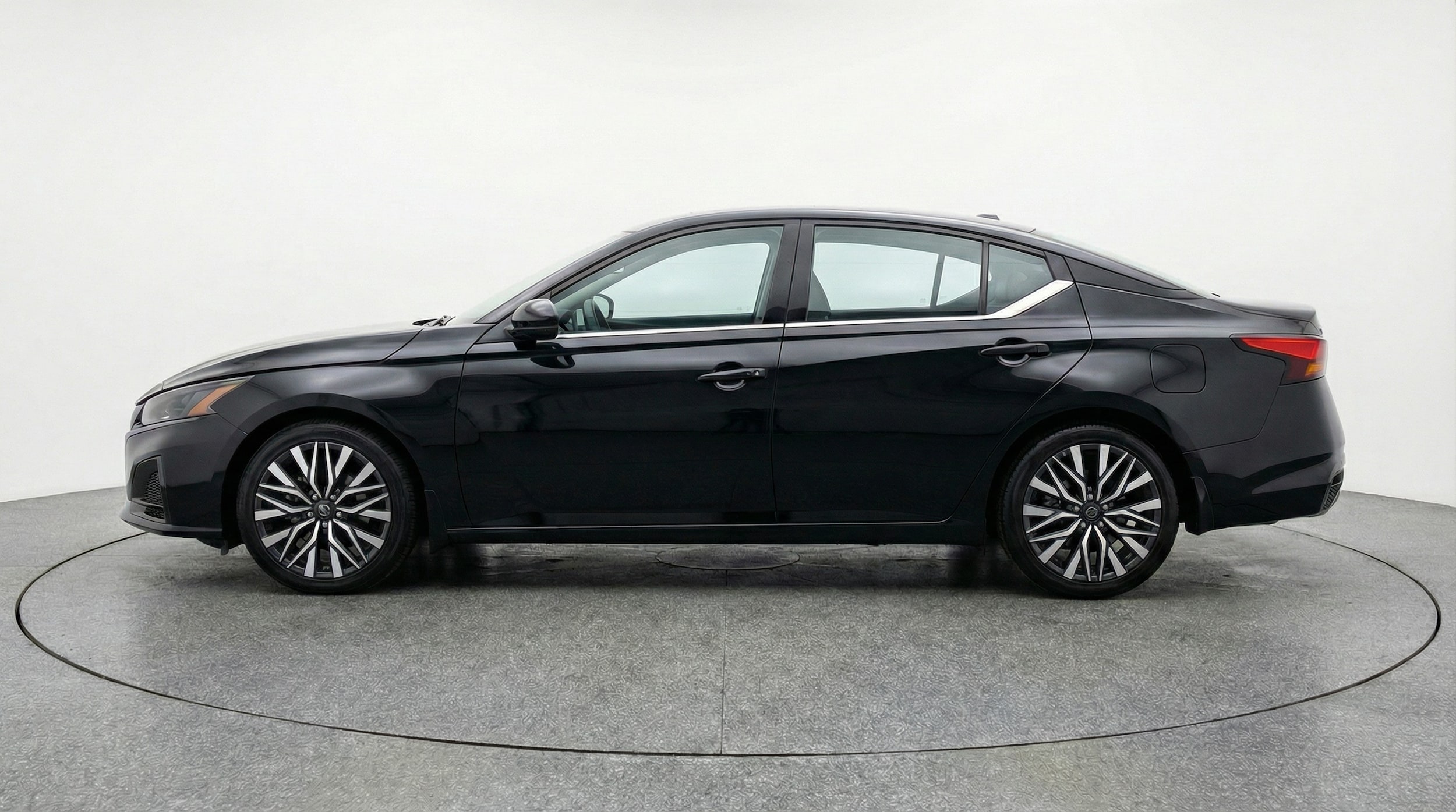 Thumbnail: 2025 Nissan Altima - 4