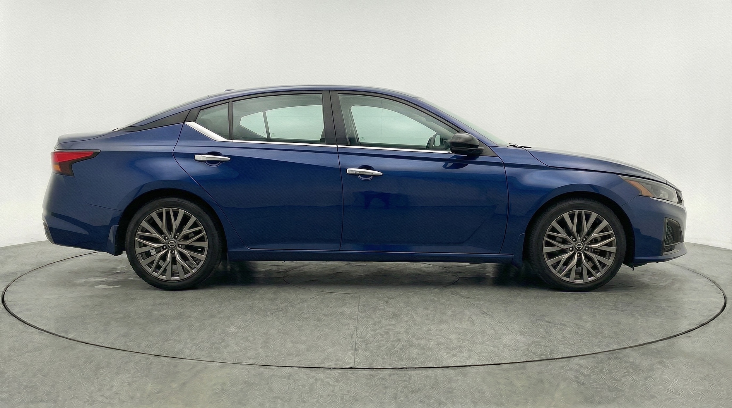 Thumbnail: 2025 Nissan Altima - 8