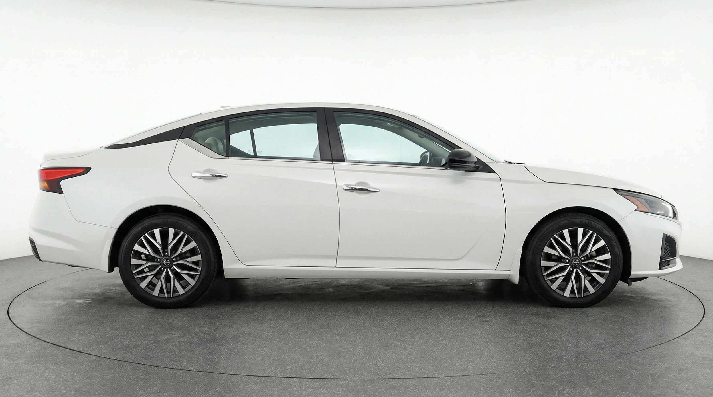 Thumbnail: 2025 Nissan Altima - 10