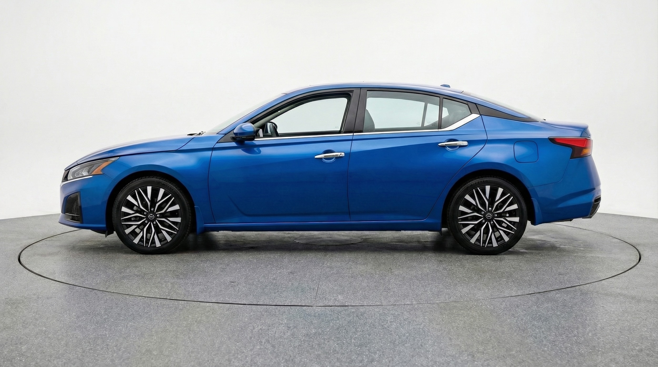 Thumbnail: 2025 Nissan Altima - 4