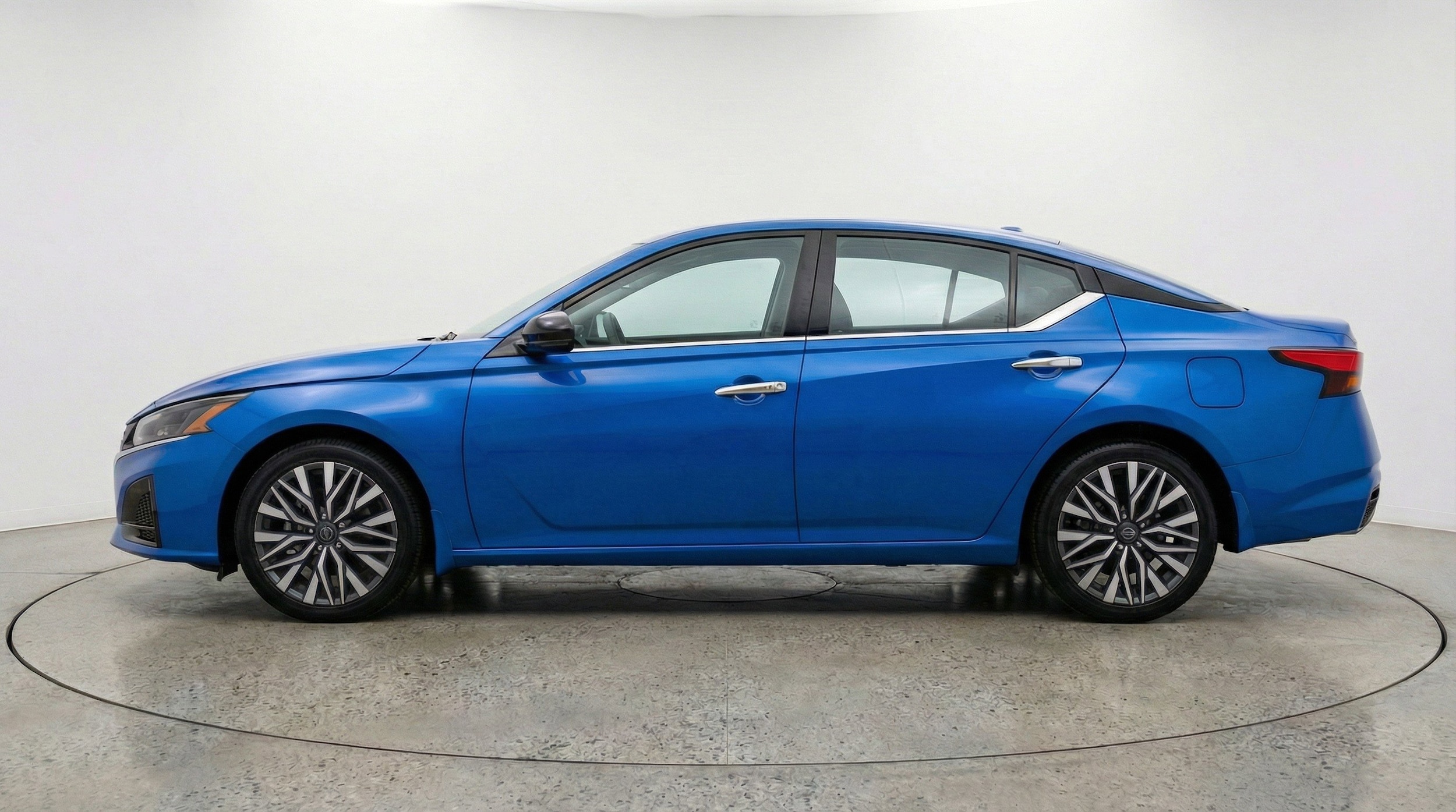 Thumbnail: 2025 Nissan Altima - 5
