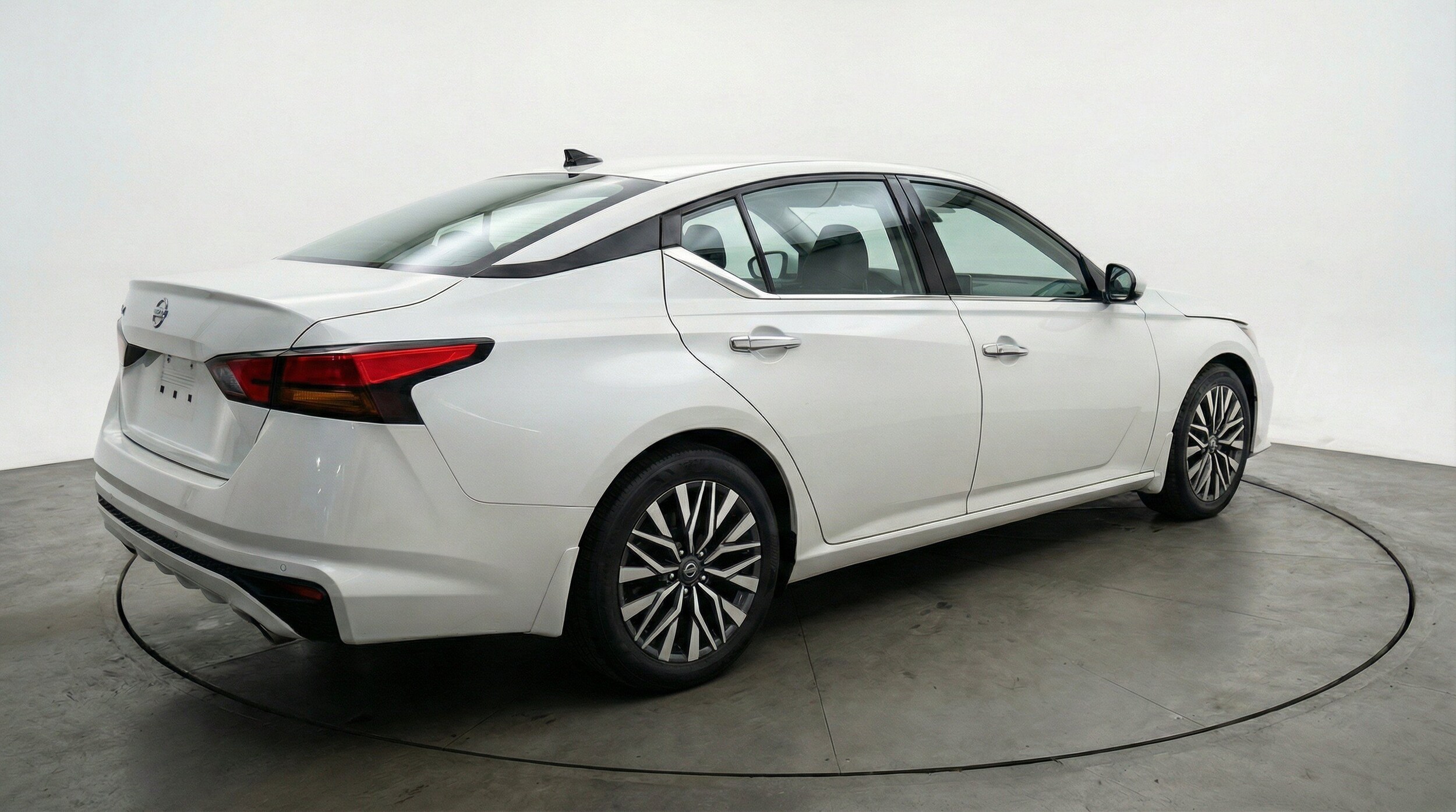 Thumbnail: 2025 Nissan Altima - 9