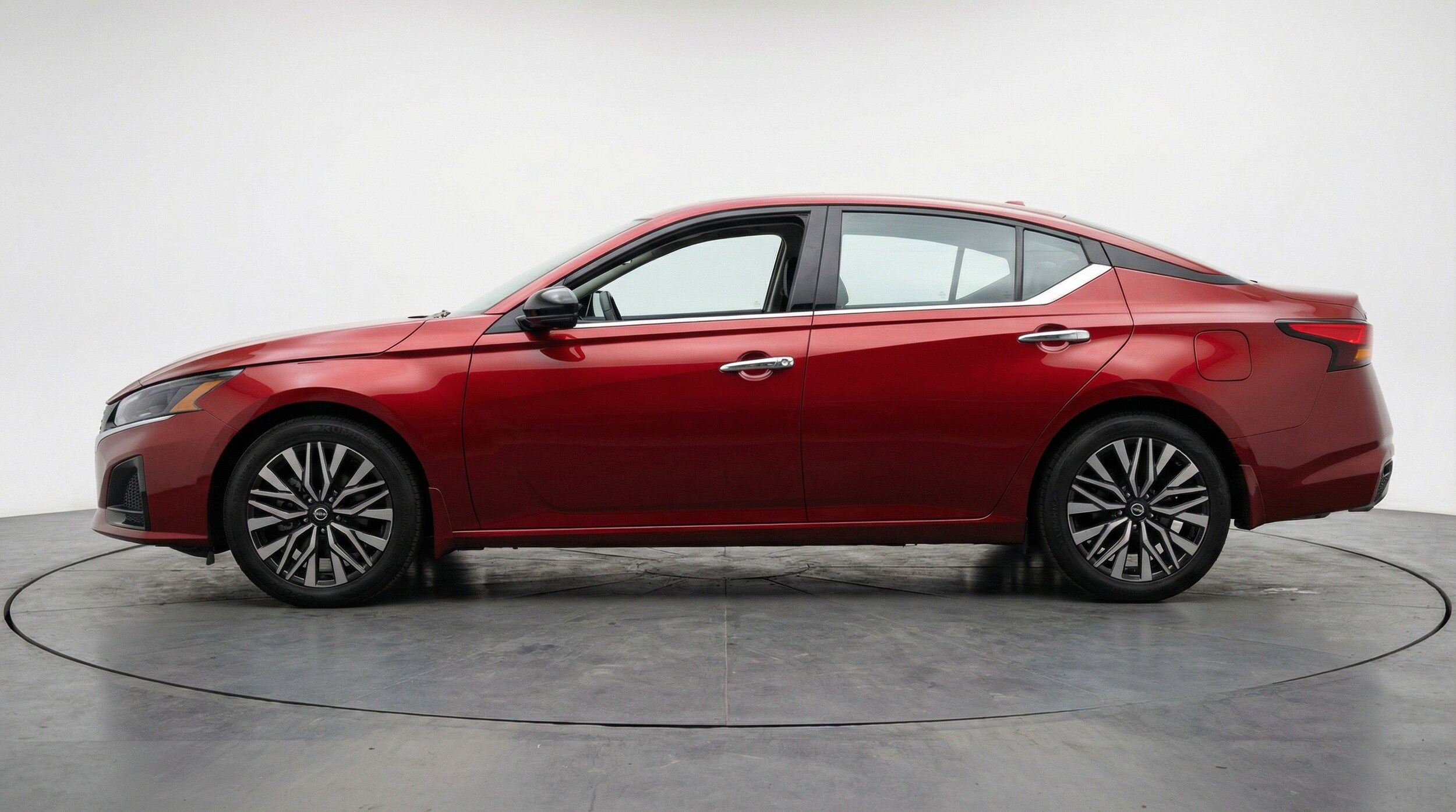 Thumbnail: 2025 Nissan Altima - 5