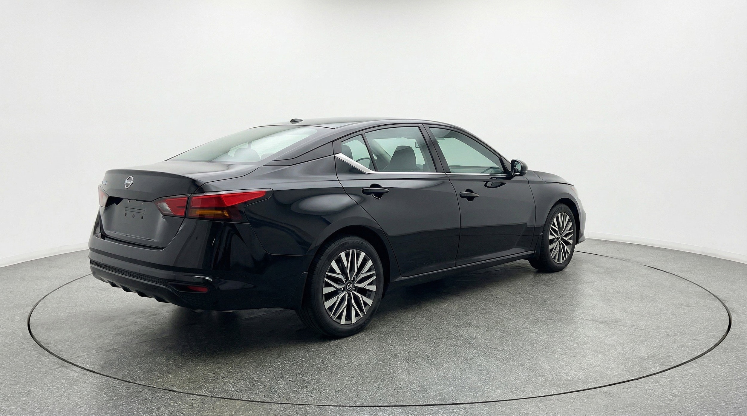 Thumbnail: 2025 Nissan Altima - 9
