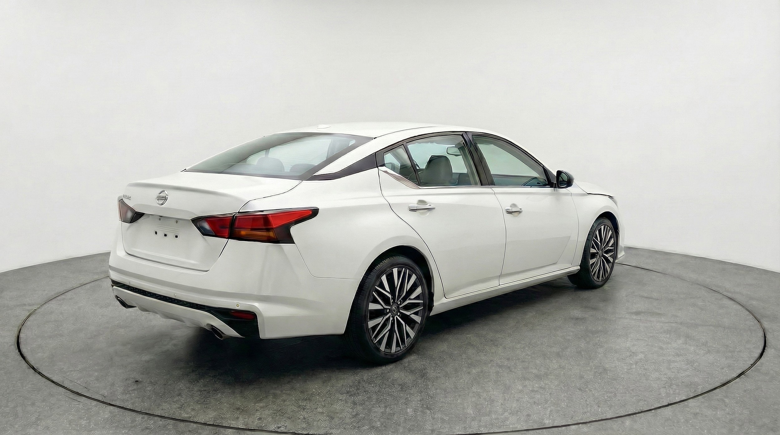 Thumbnail: 2025 Nissan Altima - 9