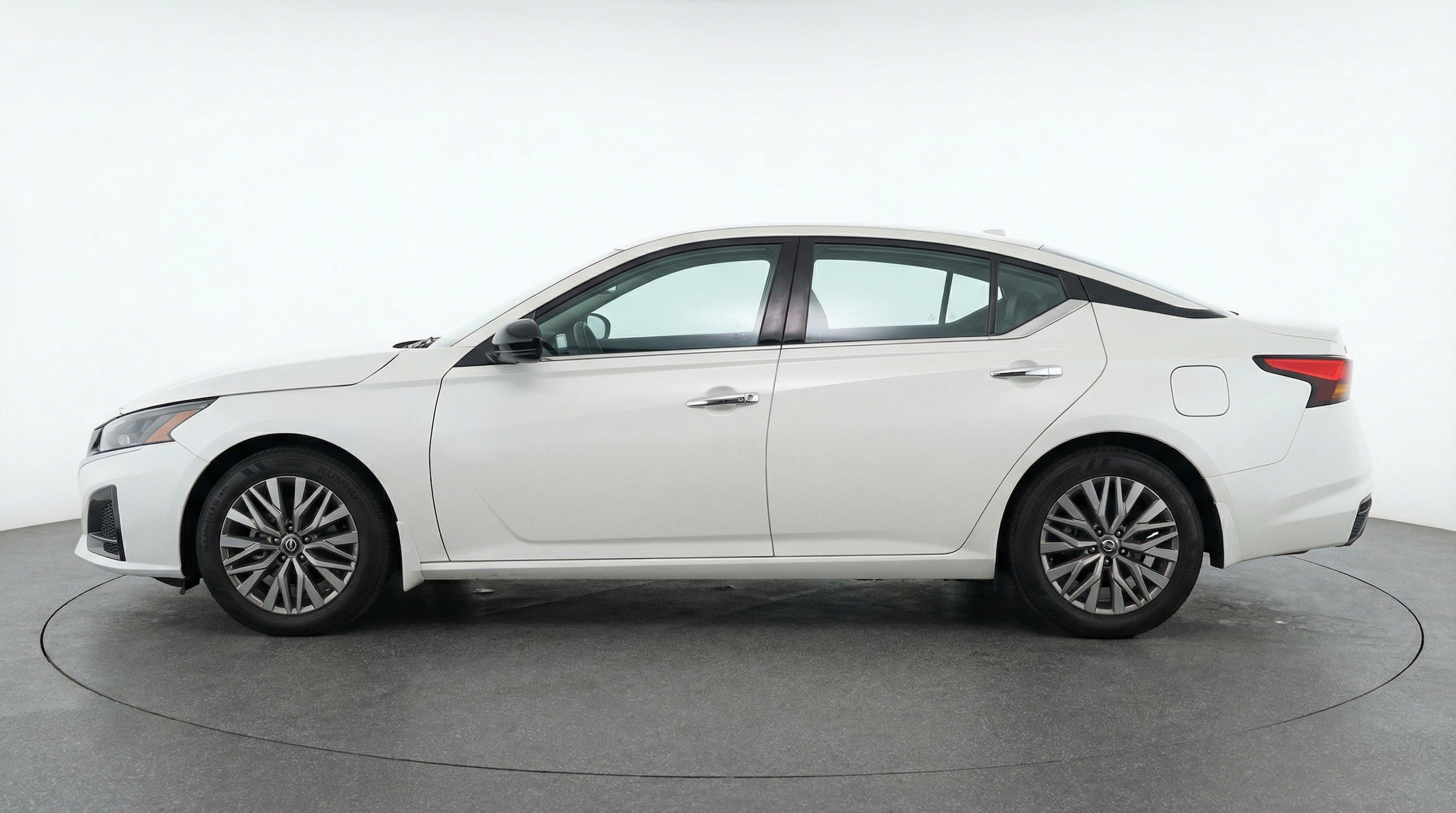 Thumbnail: 2025 Nissan Altima - 5
