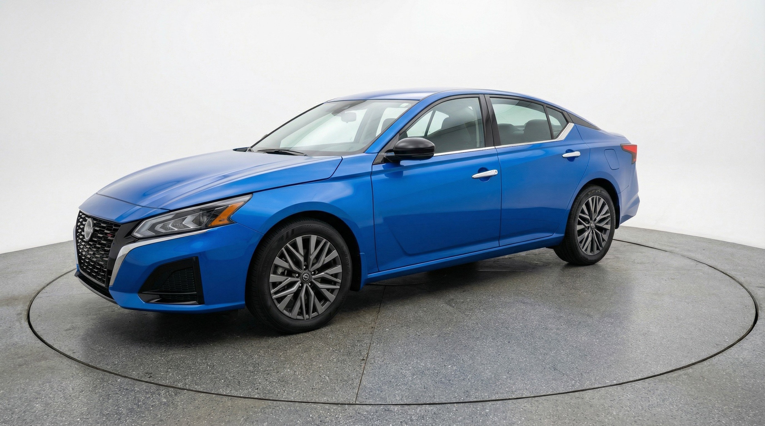 Thumbnail: 2025 Nissan Altima - 3