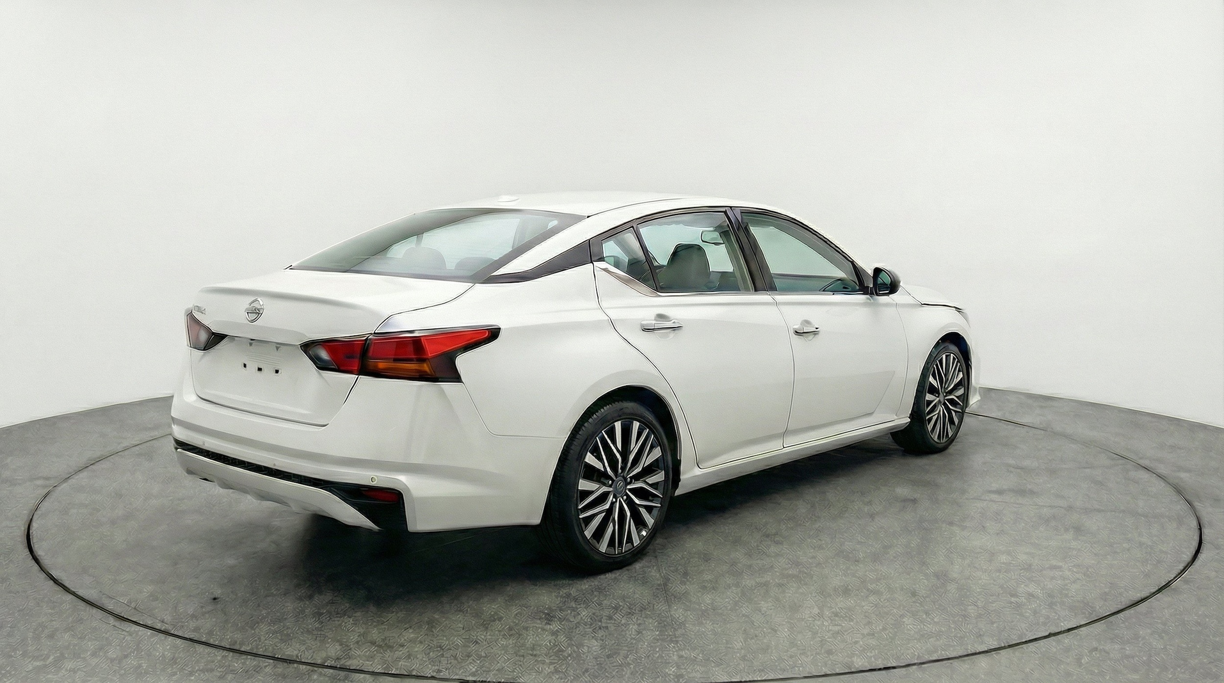 Thumbnail: 2025 Nissan Altima - 9