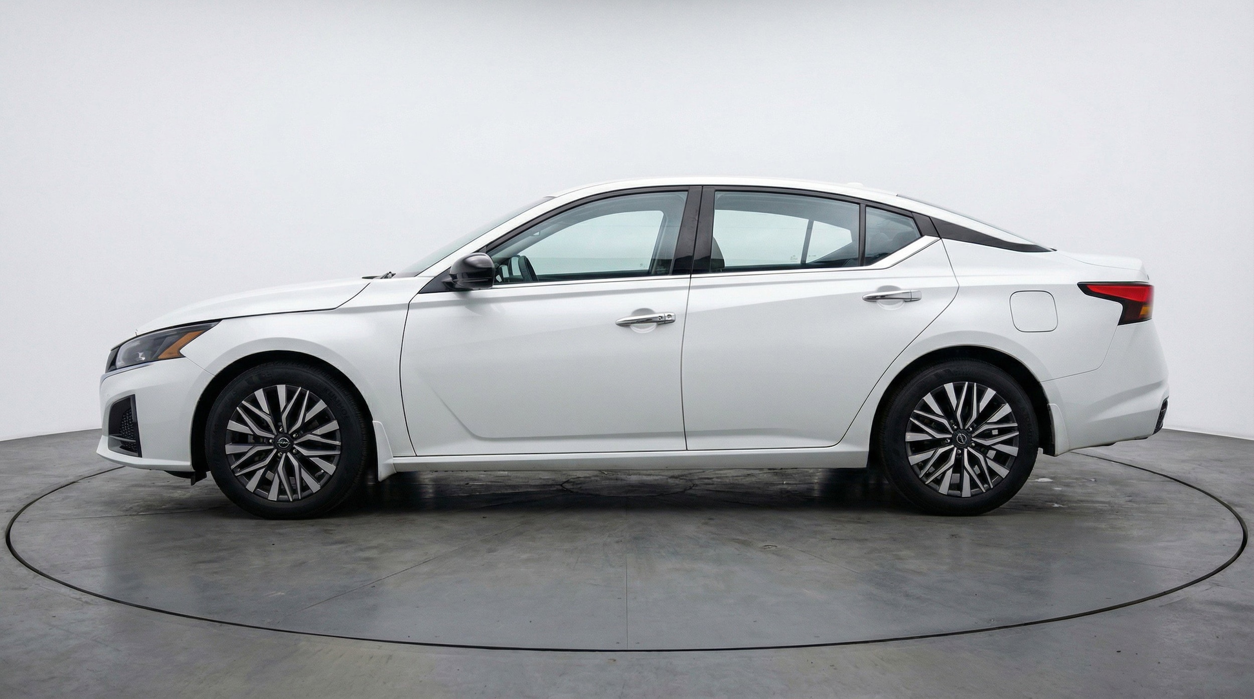 Thumbnail: 2025 Nissan Altima - 5