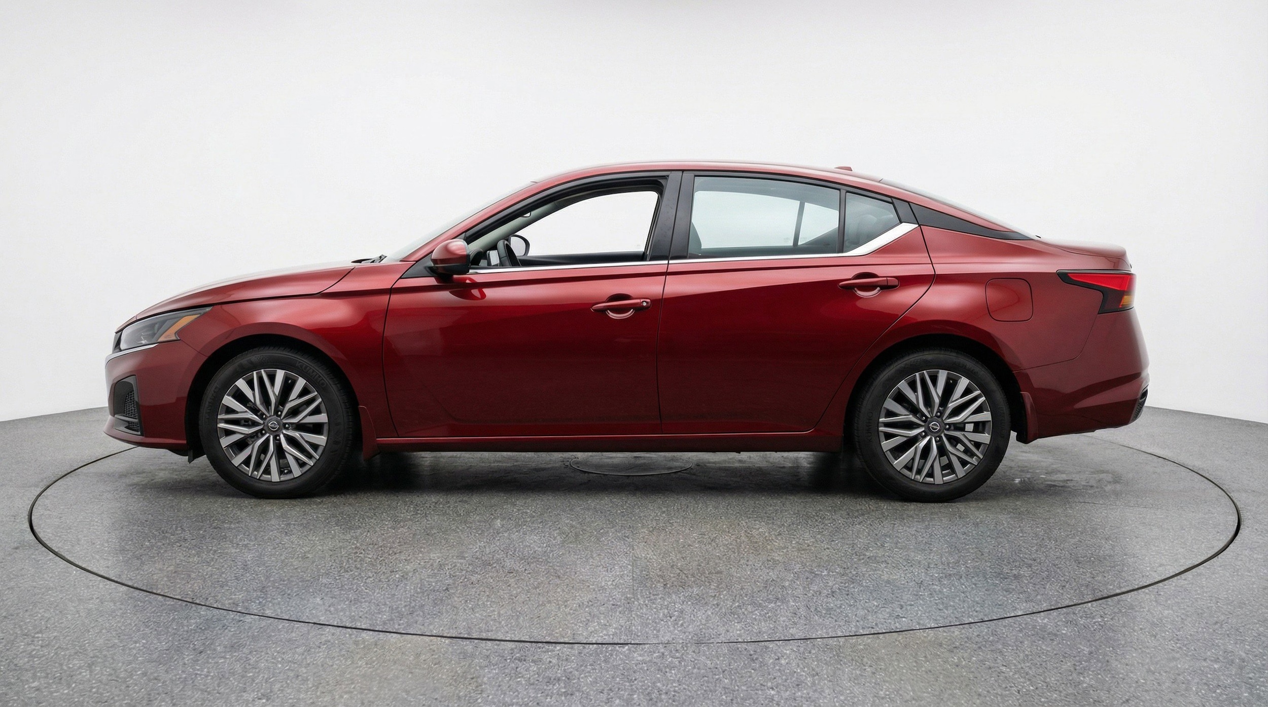 Thumbnail: 2025 Nissan Altima - 5