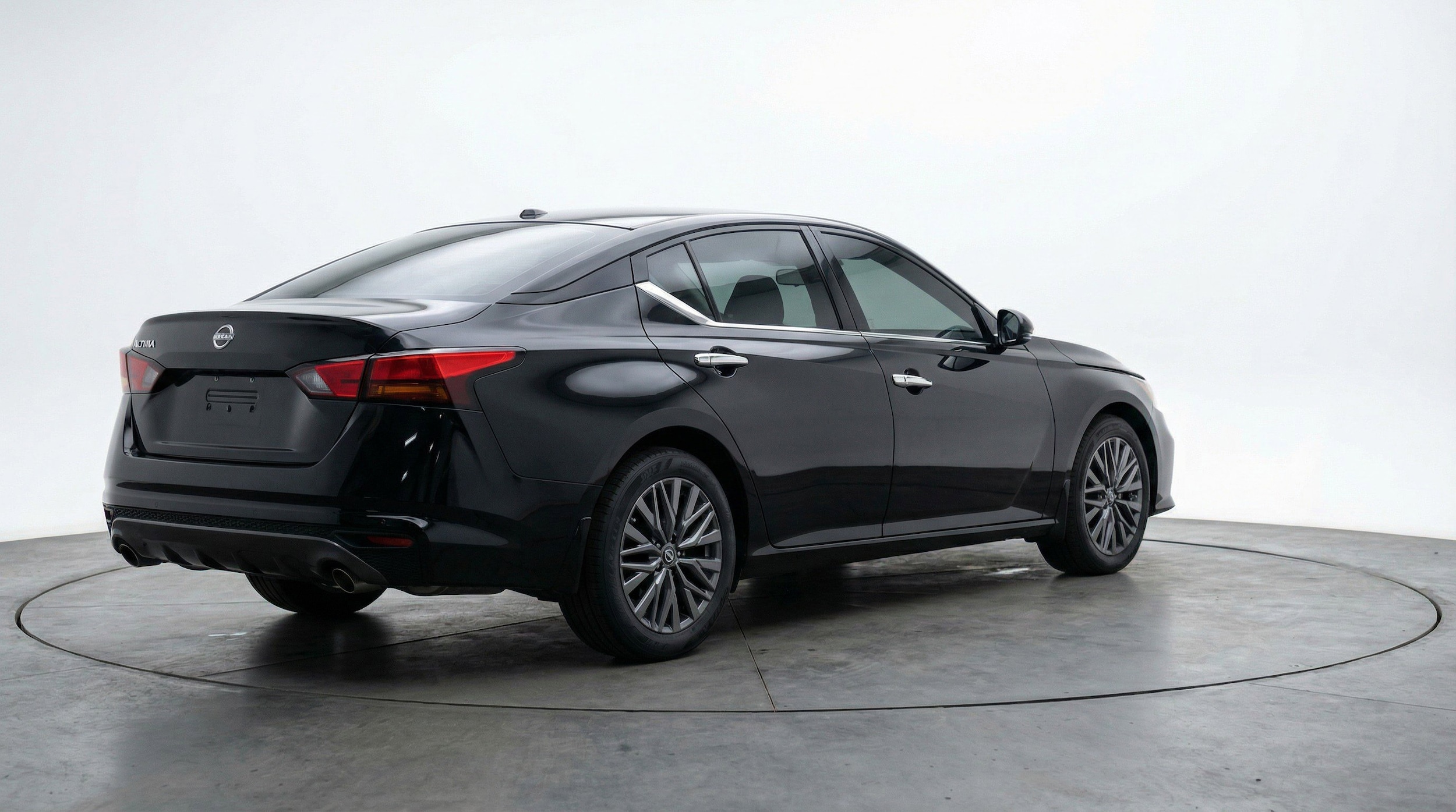 Thumbnail: 2025 Nissan Altima - 9