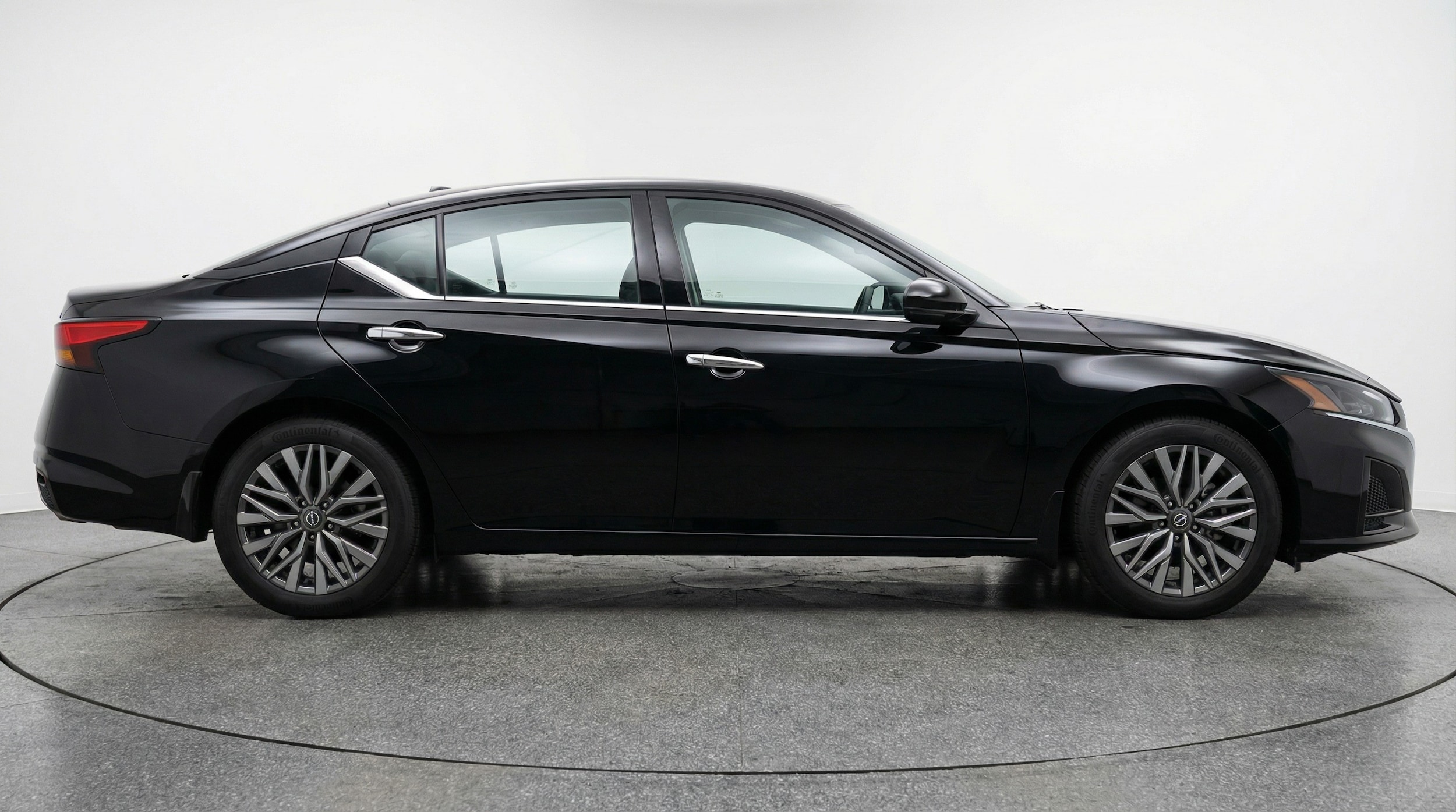 Thumbnail: 2025 Nissan Altima - 8