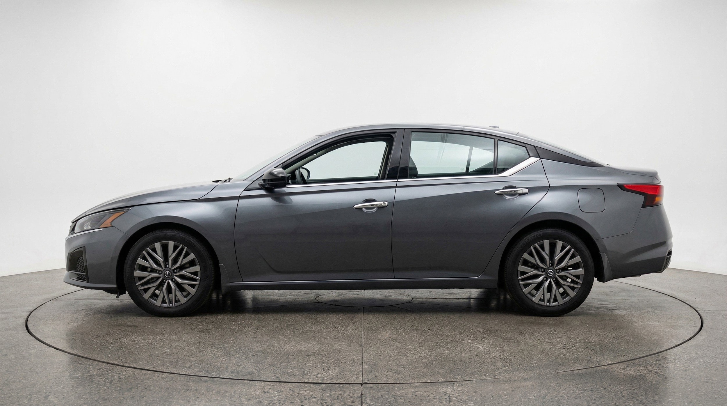Thumbnail: 2025 Nissan Altima - 5