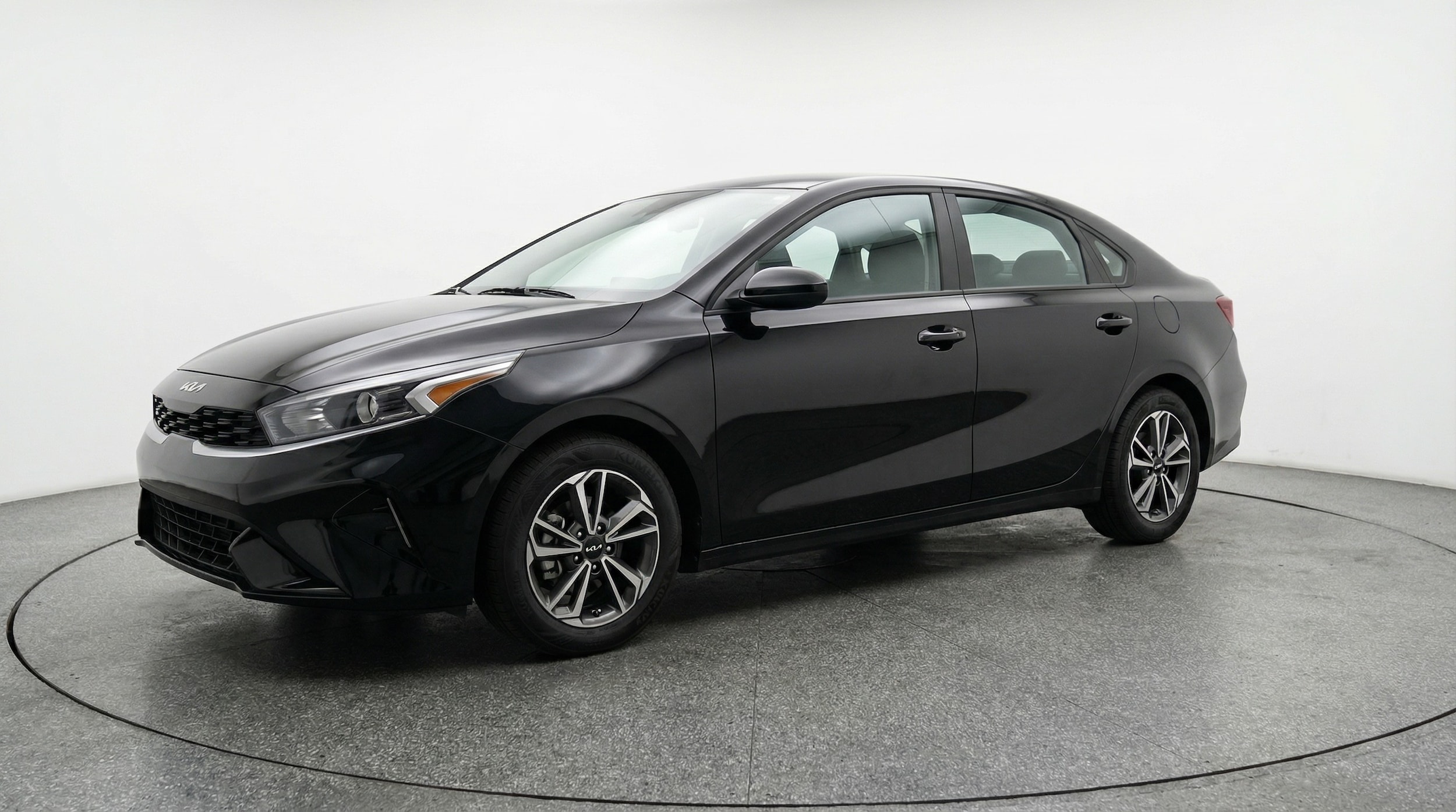 Thumbnail: 2024 Kia Forte - 3