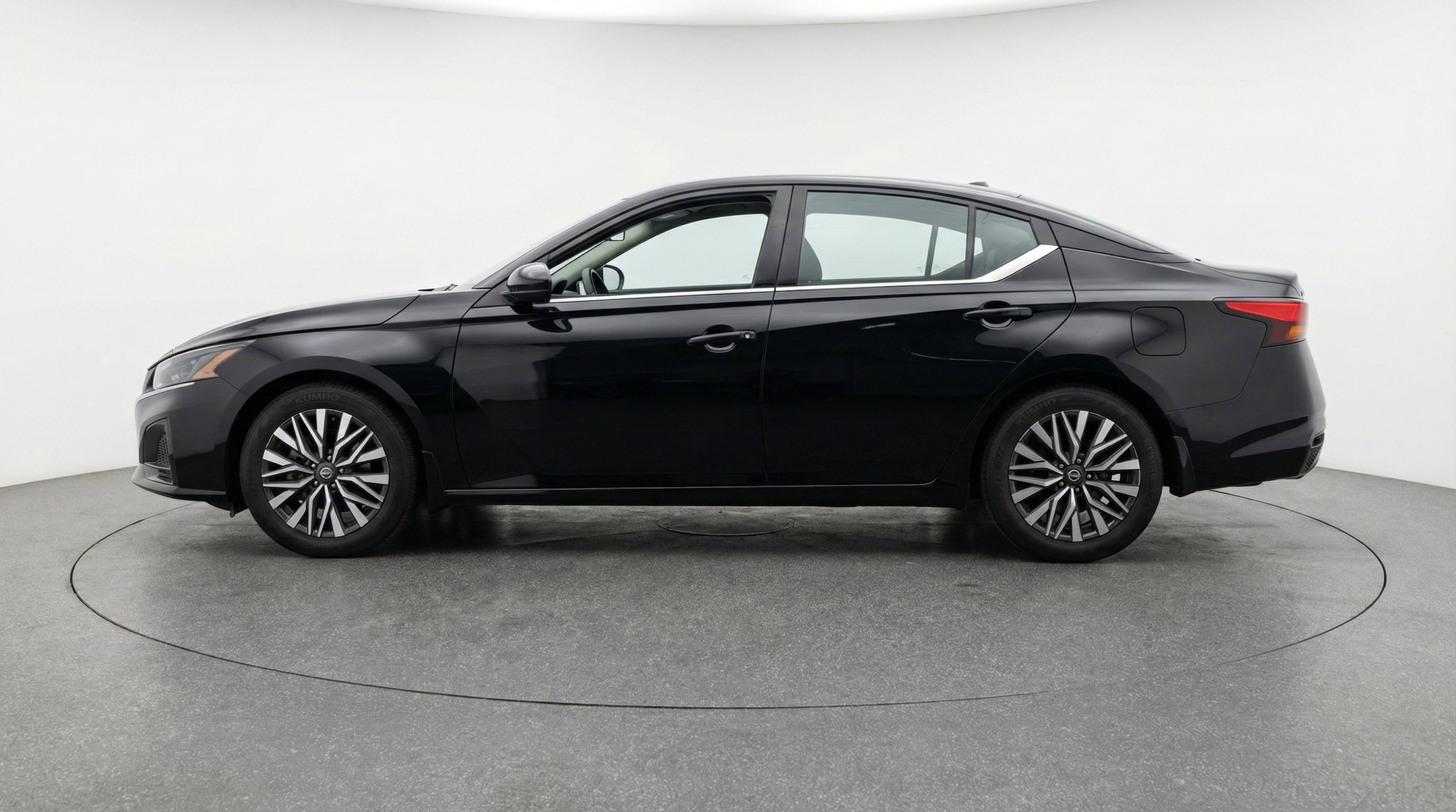 Thumbnail: 2025 Nissan Altima - 4