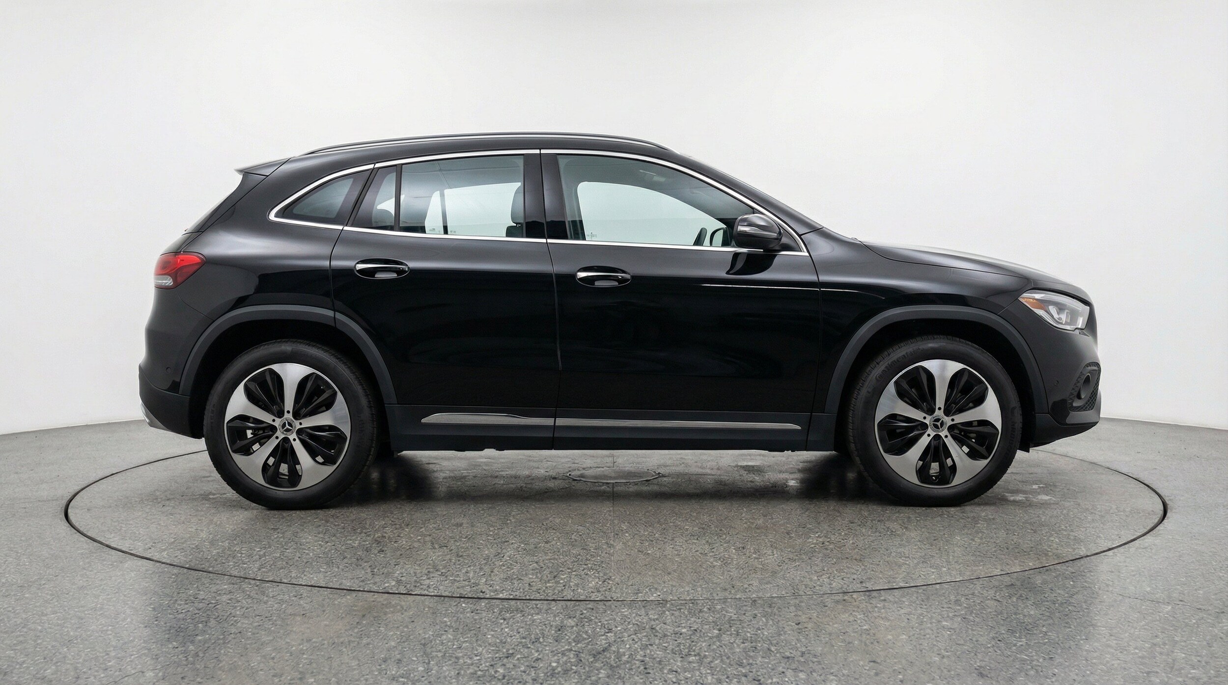 Thumbnail: 2025 Mercedes-Benz GLA - 10