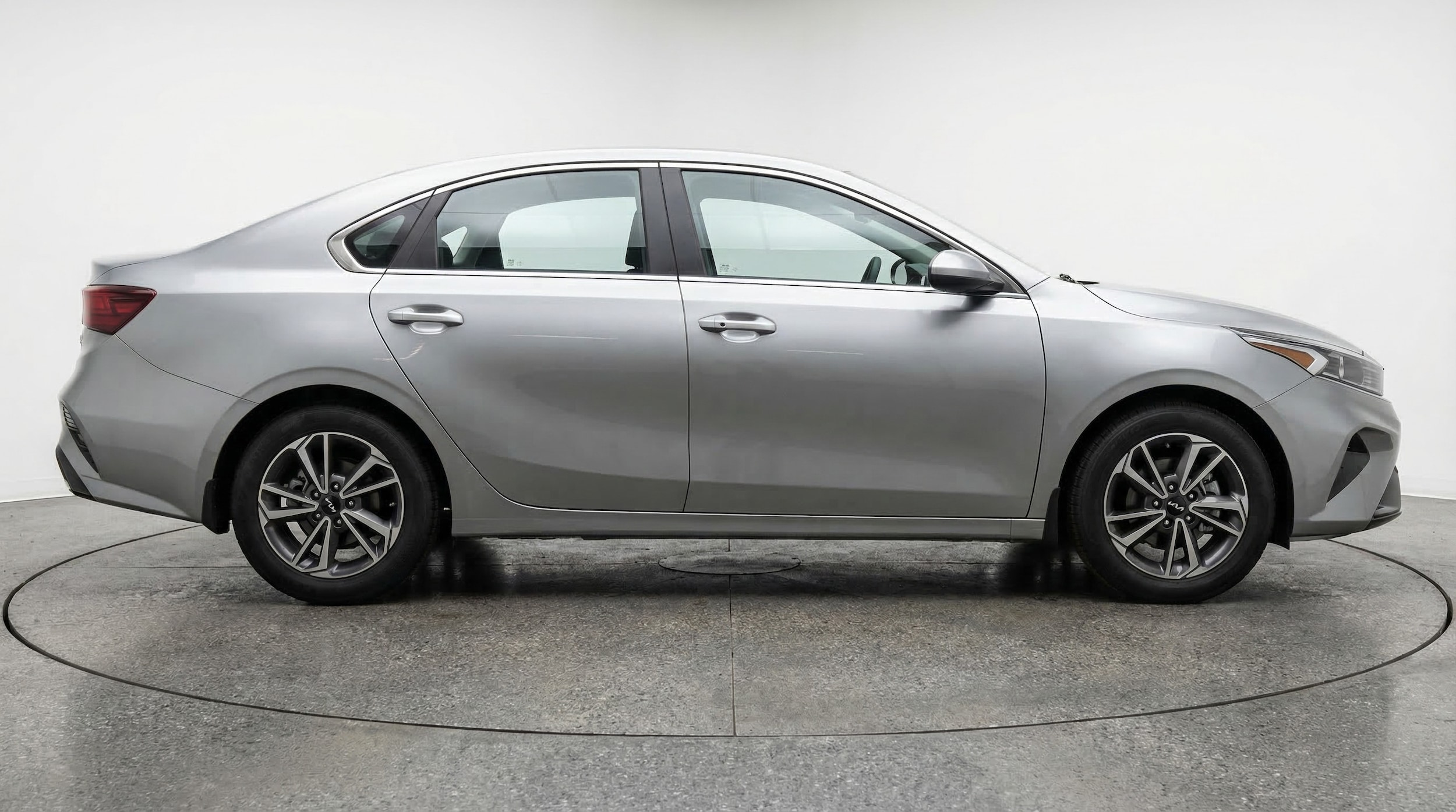 Thumbnail: 2024 Kia Forte - 8