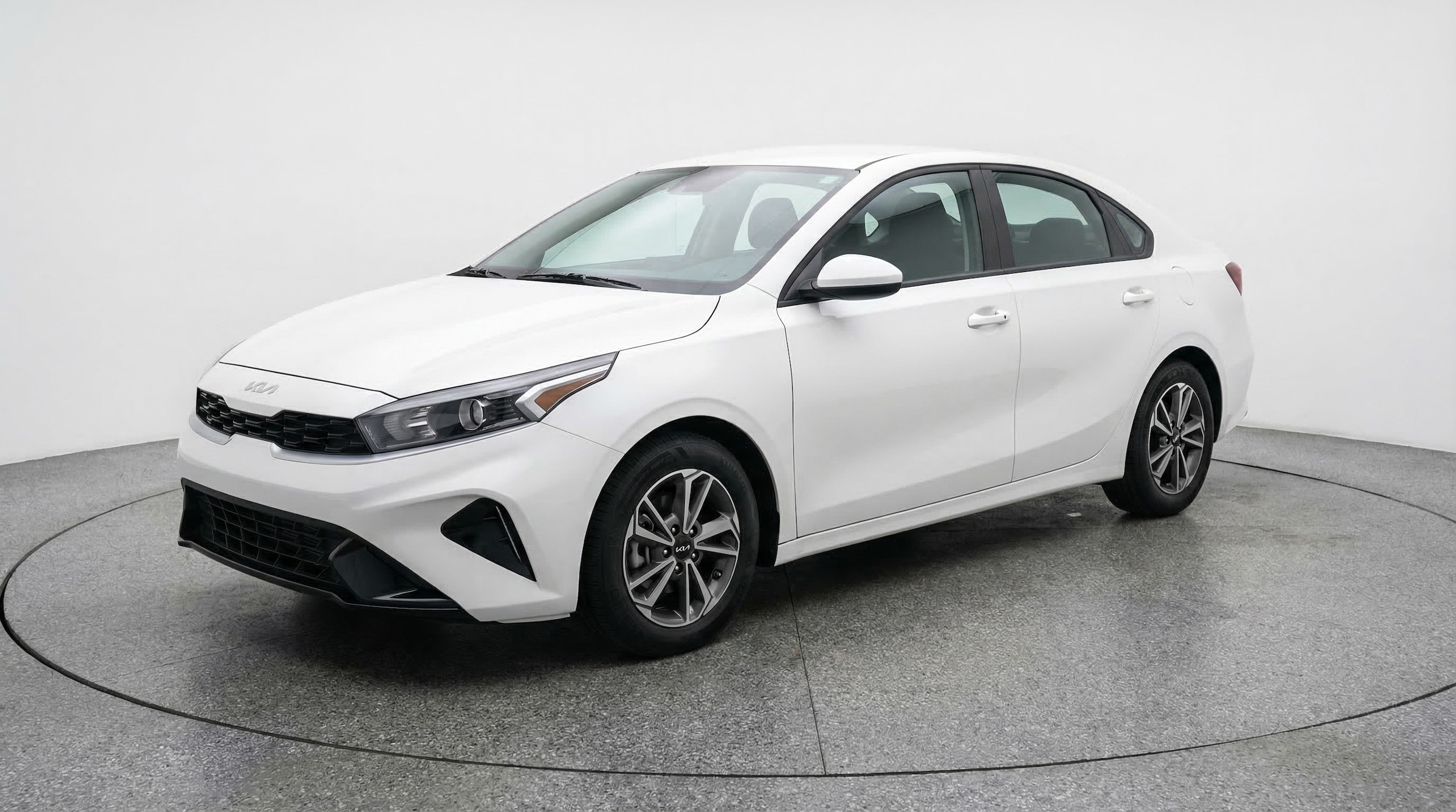 Thumbnail: 2024 Kia Forte - 3