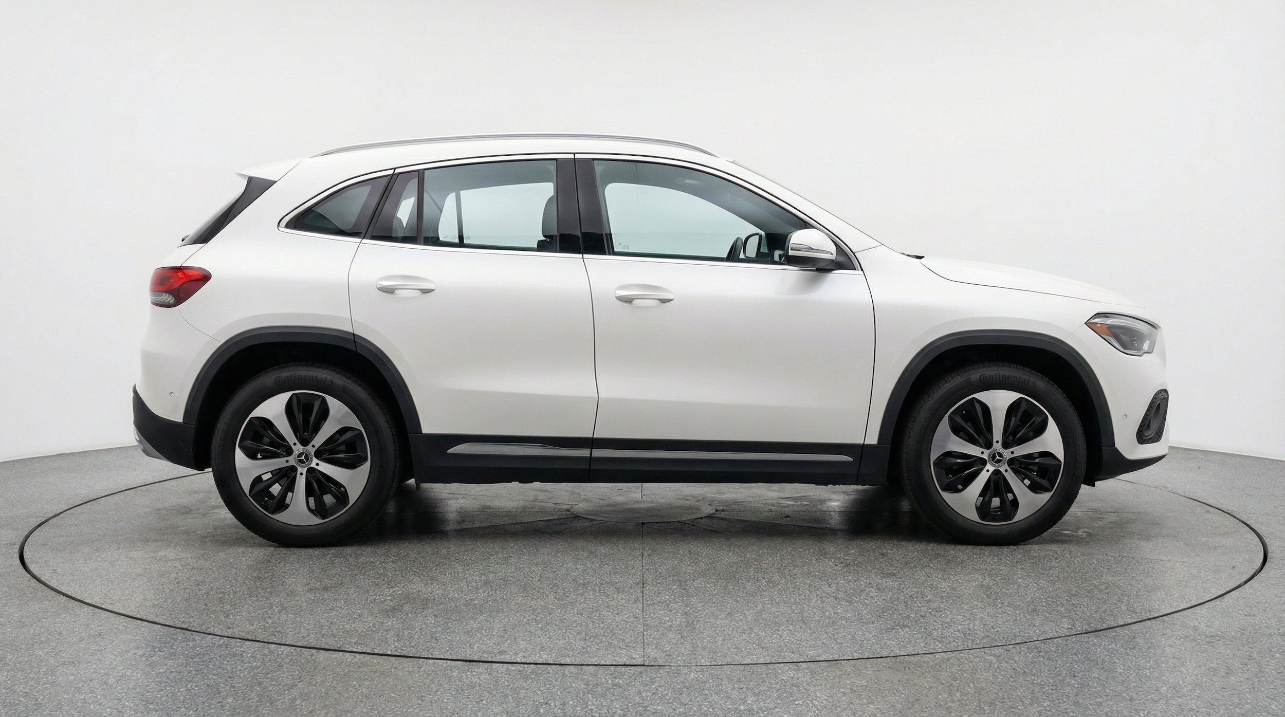 Thumbnail: 2025 Mercedes-Benz GLA - 10