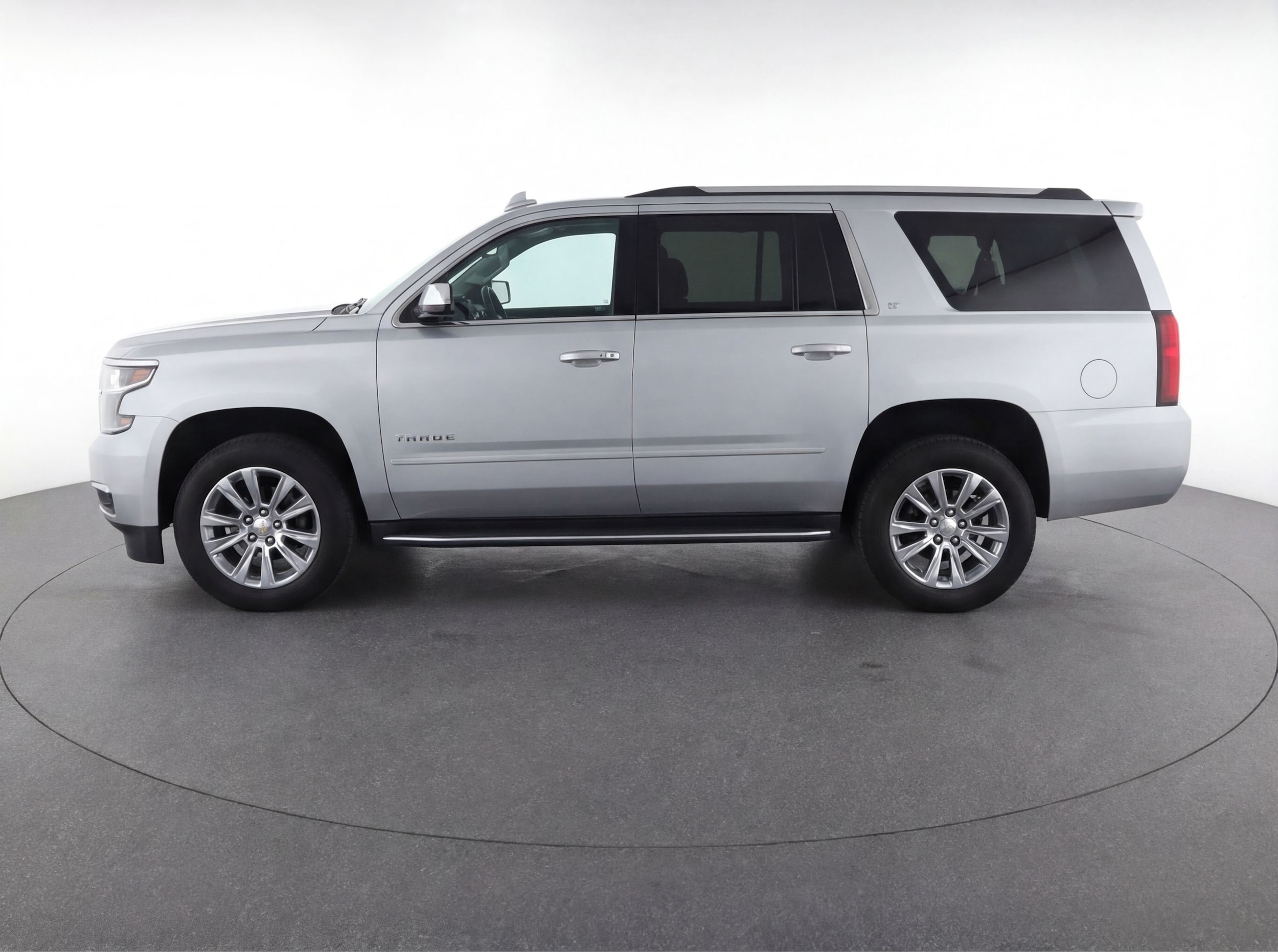 Thumbnail: 2023 Chevrolet Tahoe - 5