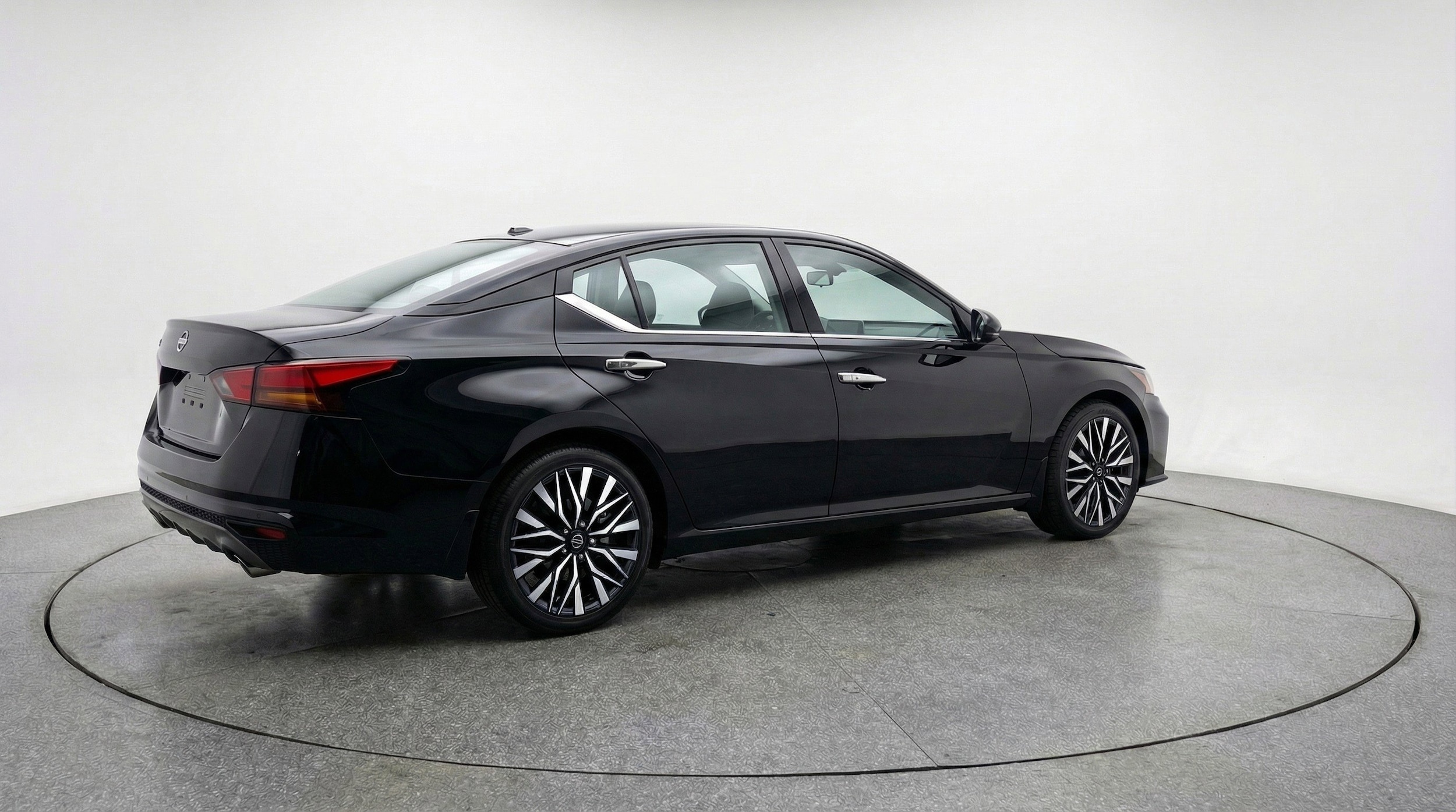 Thumbnail: 2025 Nissan Altima - 9