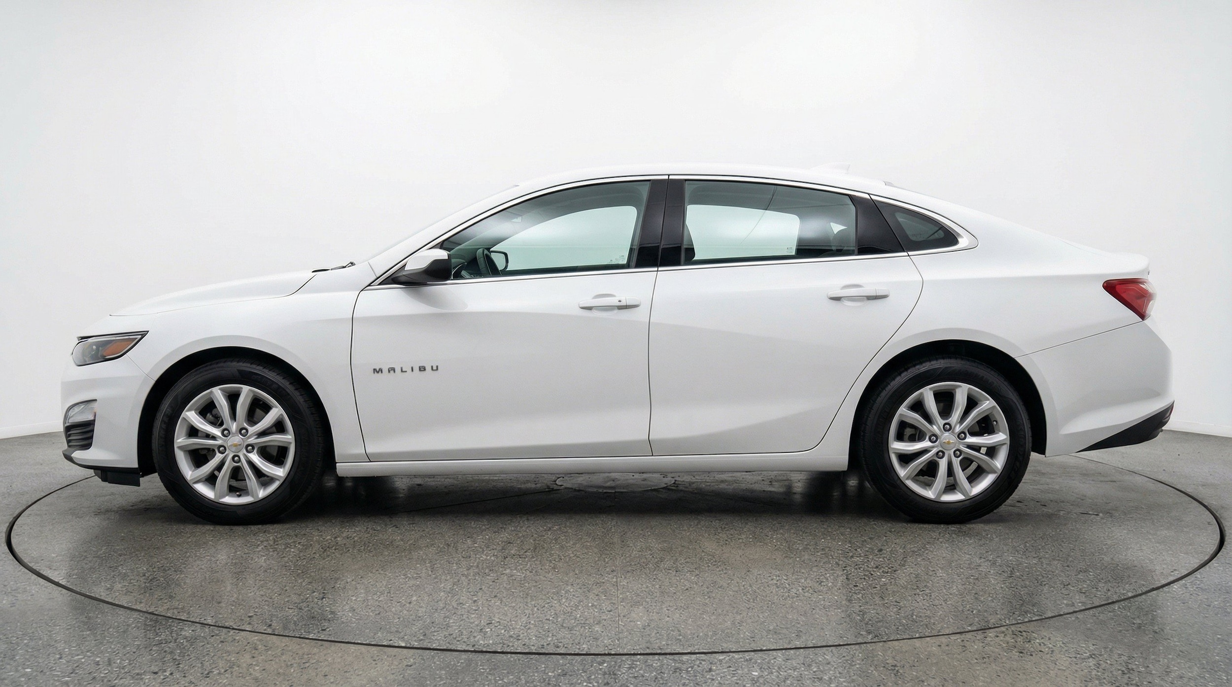 Thumbnail: 2024 Chevrolet Malibu - 5