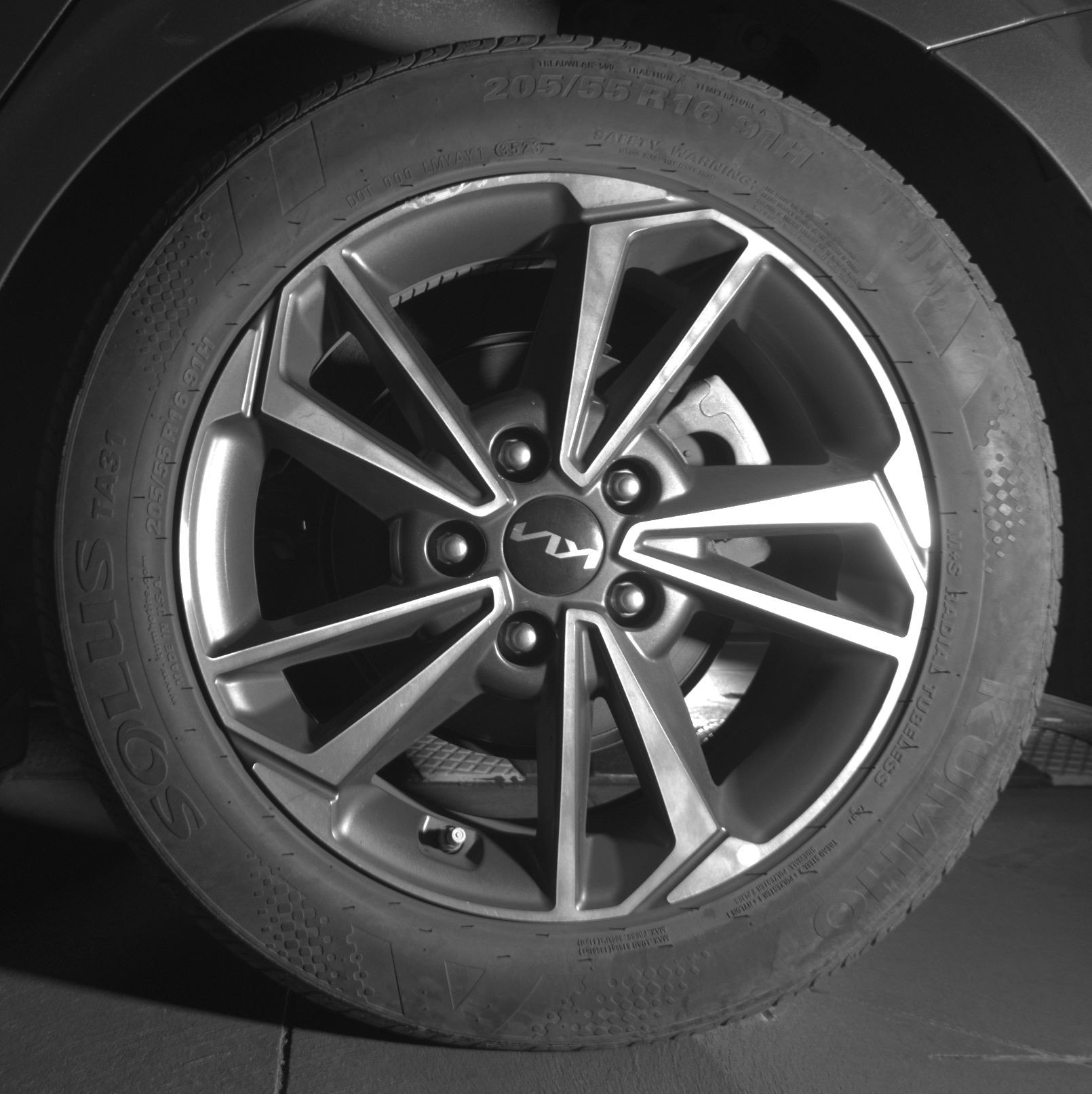 Thumbnail: 2024 Kia Forte - 16