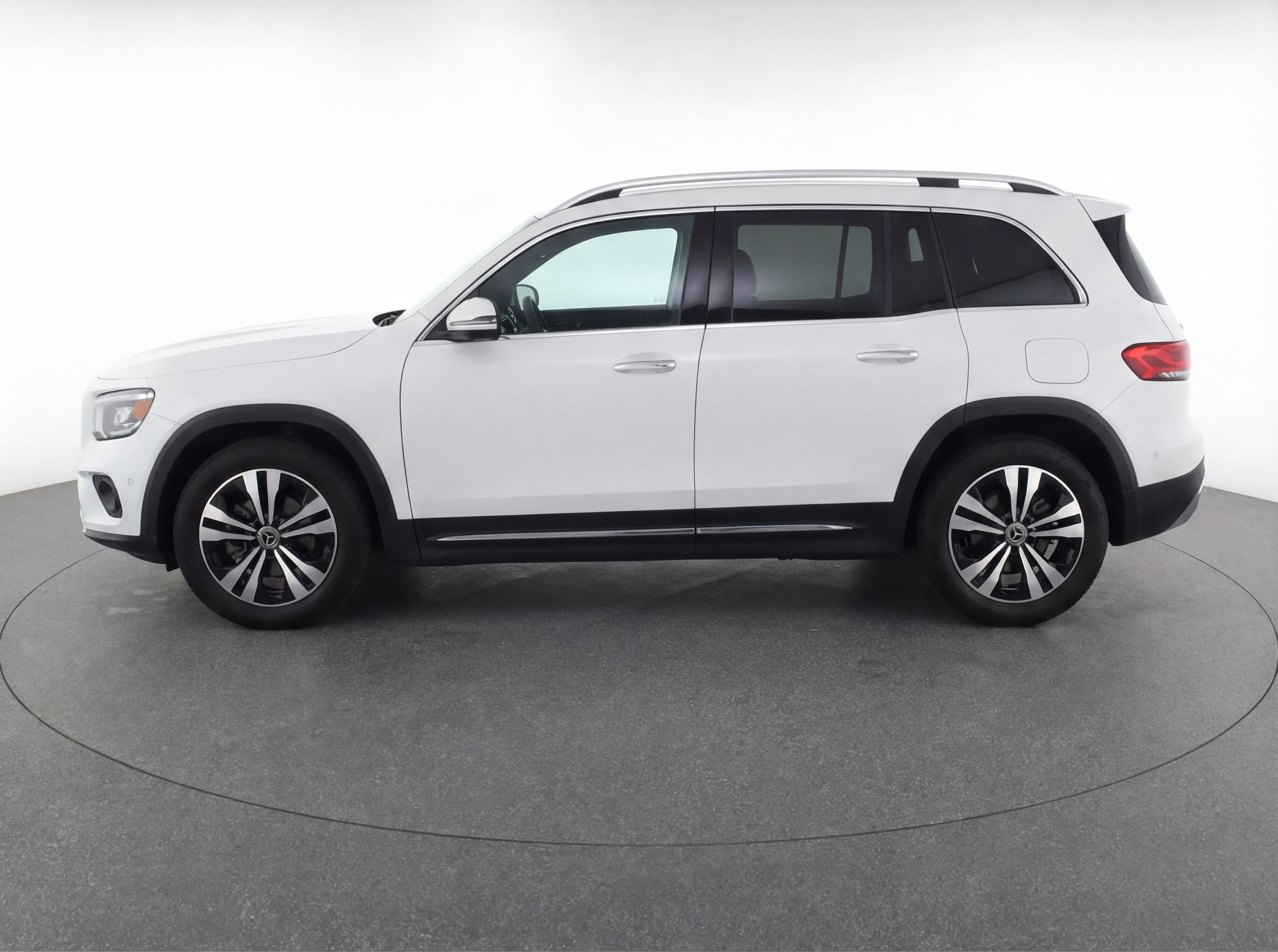 Thumbnail: 2024 Mercedes-Benz GLB - 4