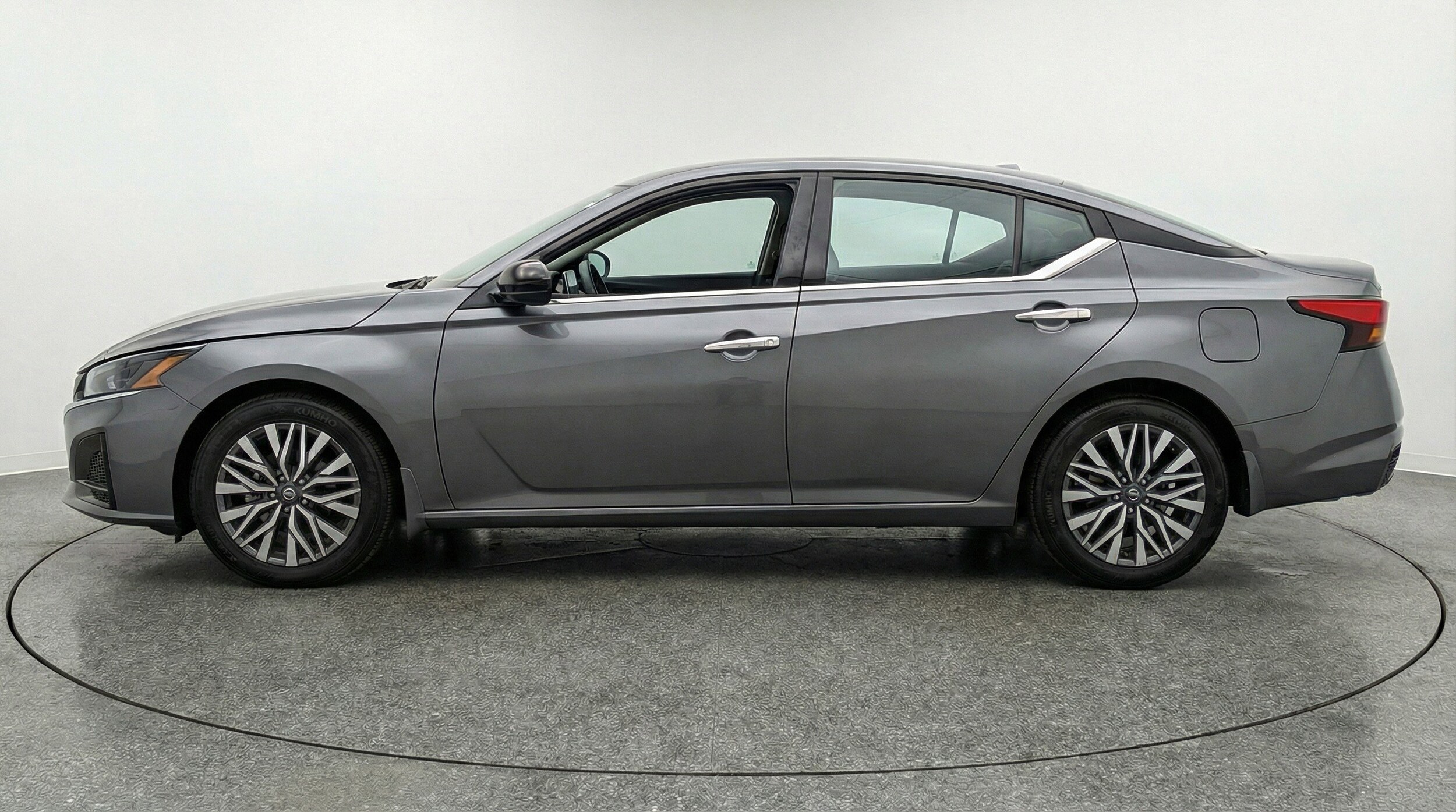 Thumbnail: 2025 Nissan Altima - 5