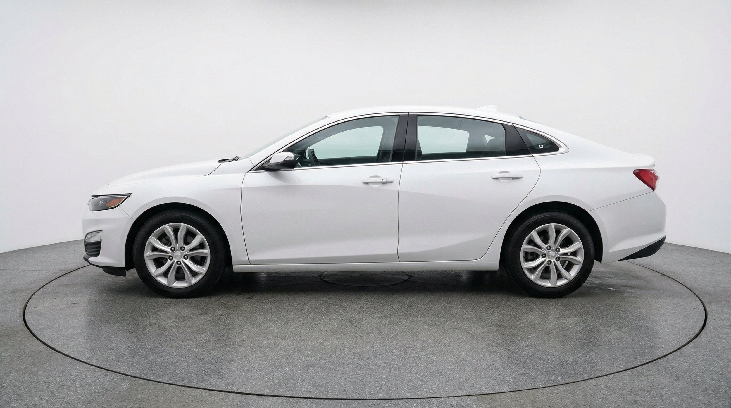 Thumbnail: 2024 Chevrolet Malibu - 5