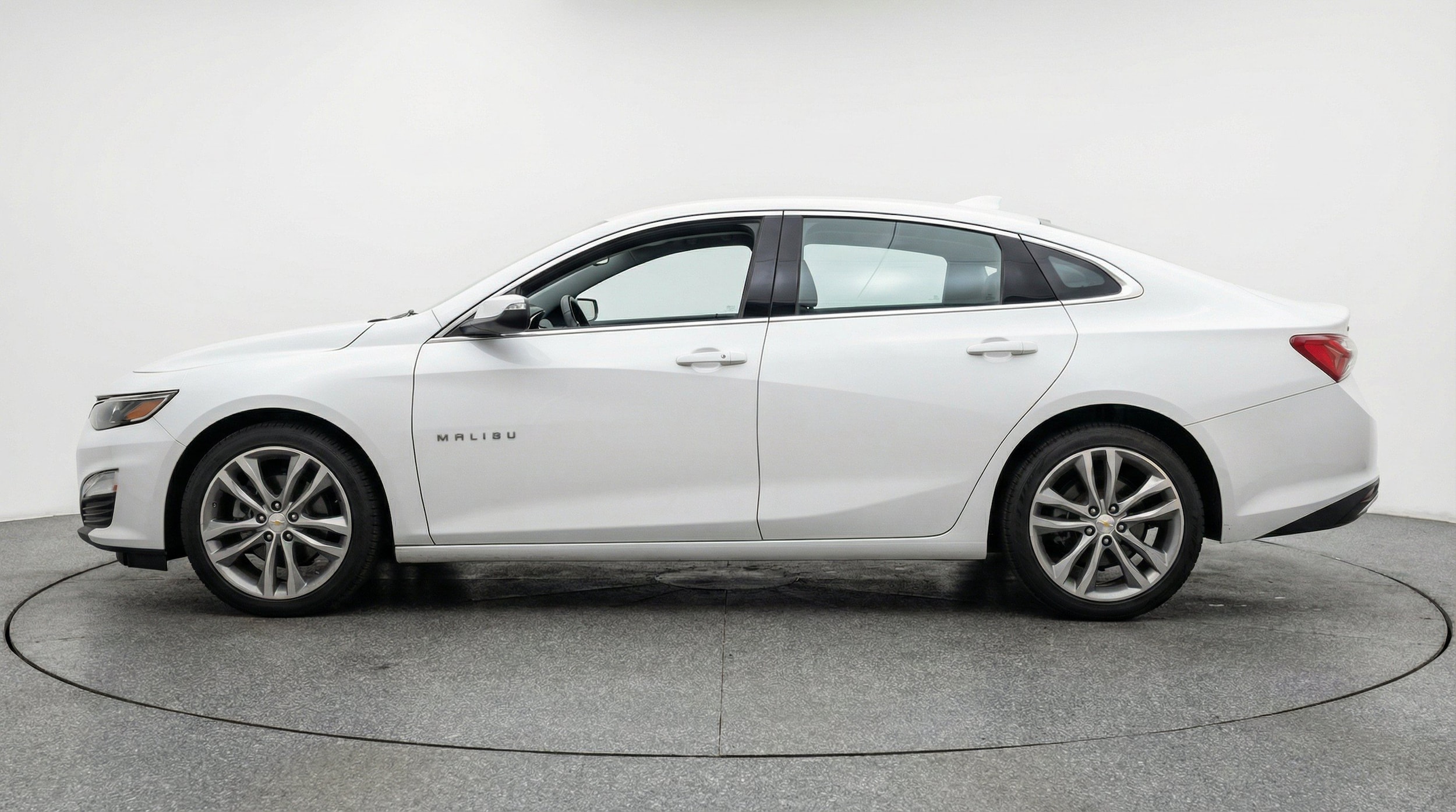 Thumbnail: 2024 Chevrolet Malibu - 5