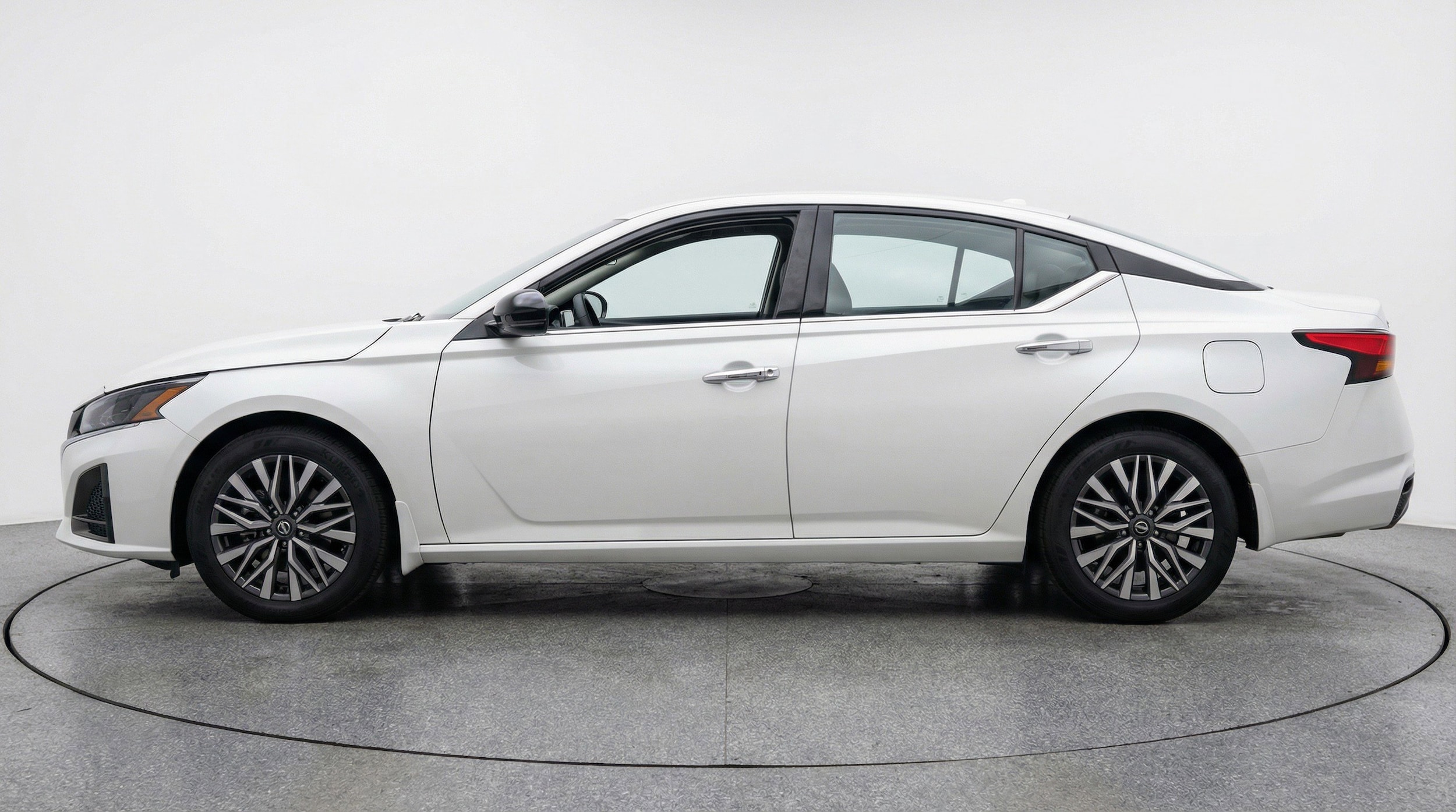 Thumbnail: 2025 Nissan Altima - 5