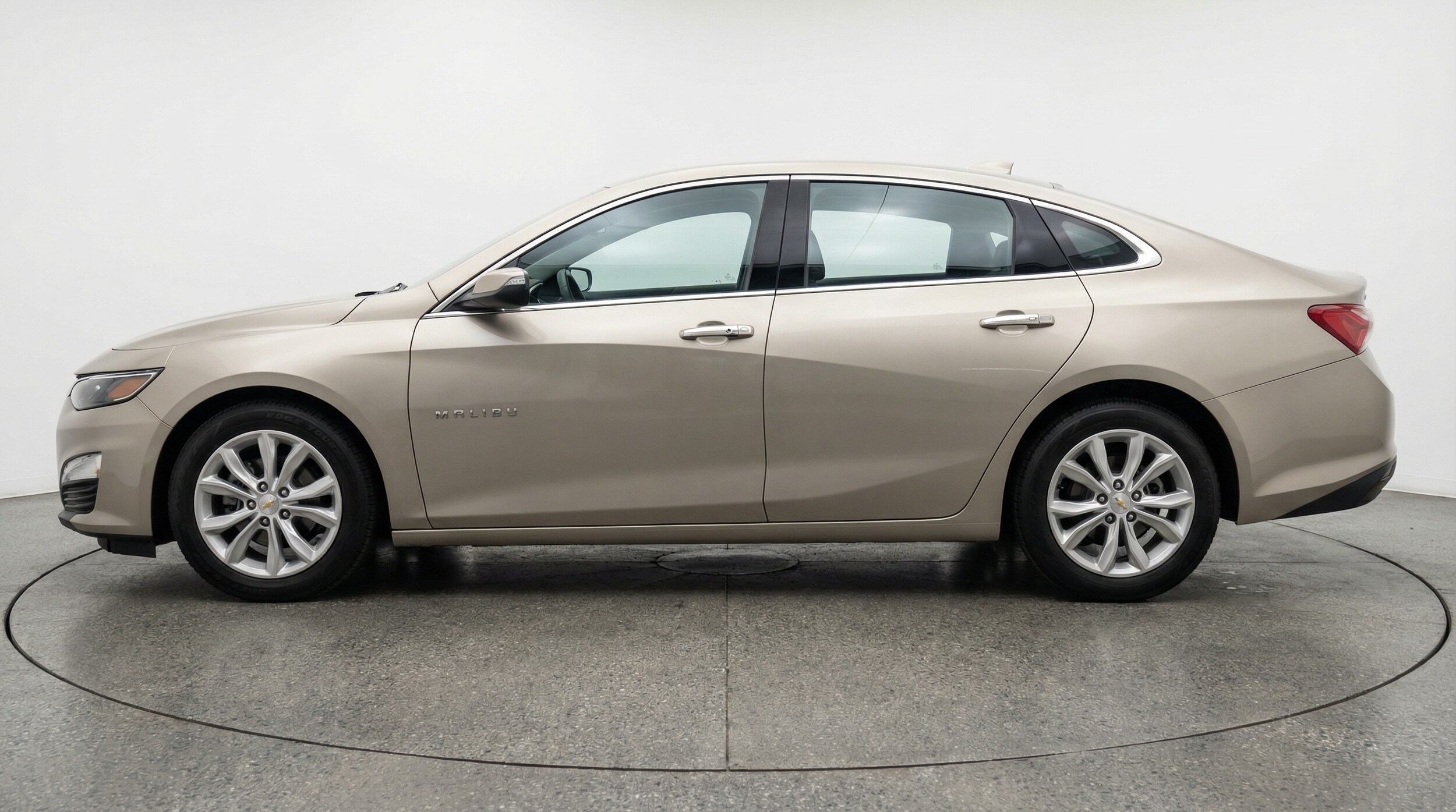 Thumbnail: 2024 Chevrolet Malibu - 4