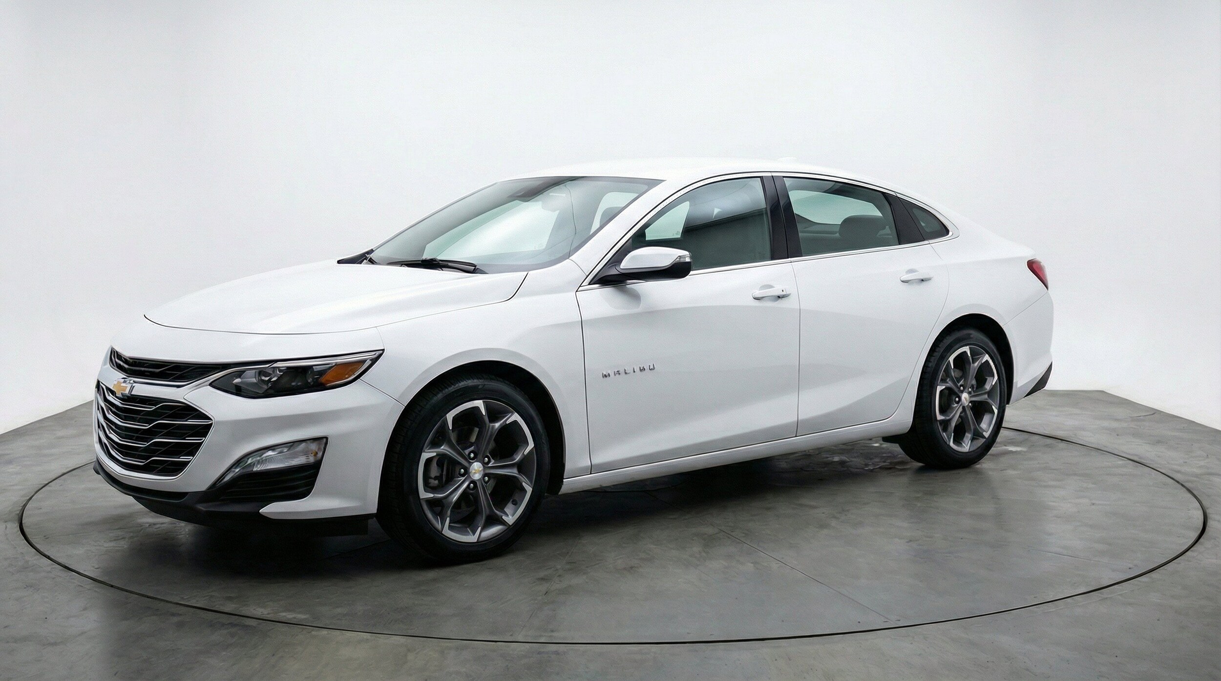 Thumbnail: 2024 Chevrolet Malibu - 3