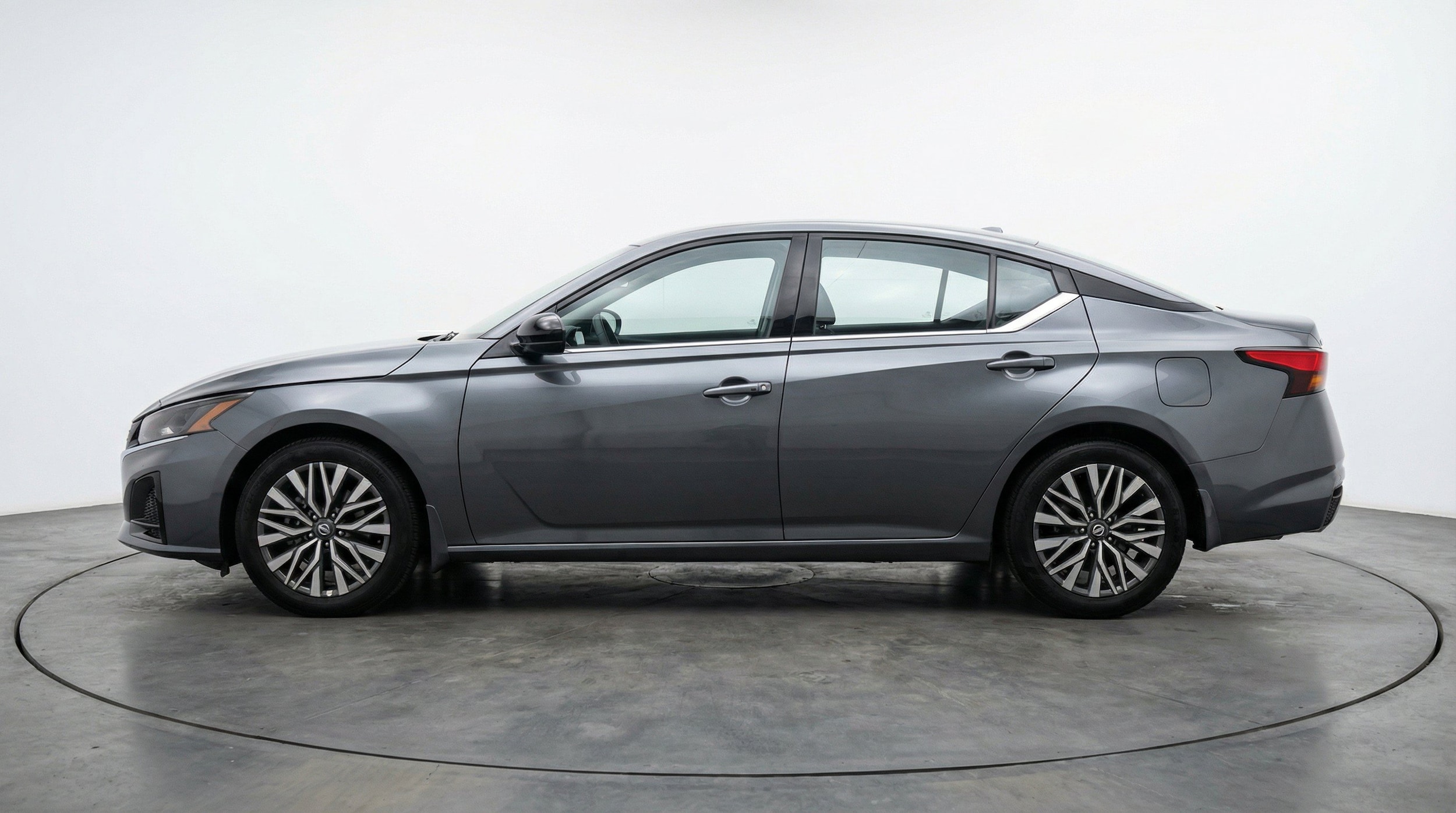 Thumbnail: 2025 Nissan Altima - 5