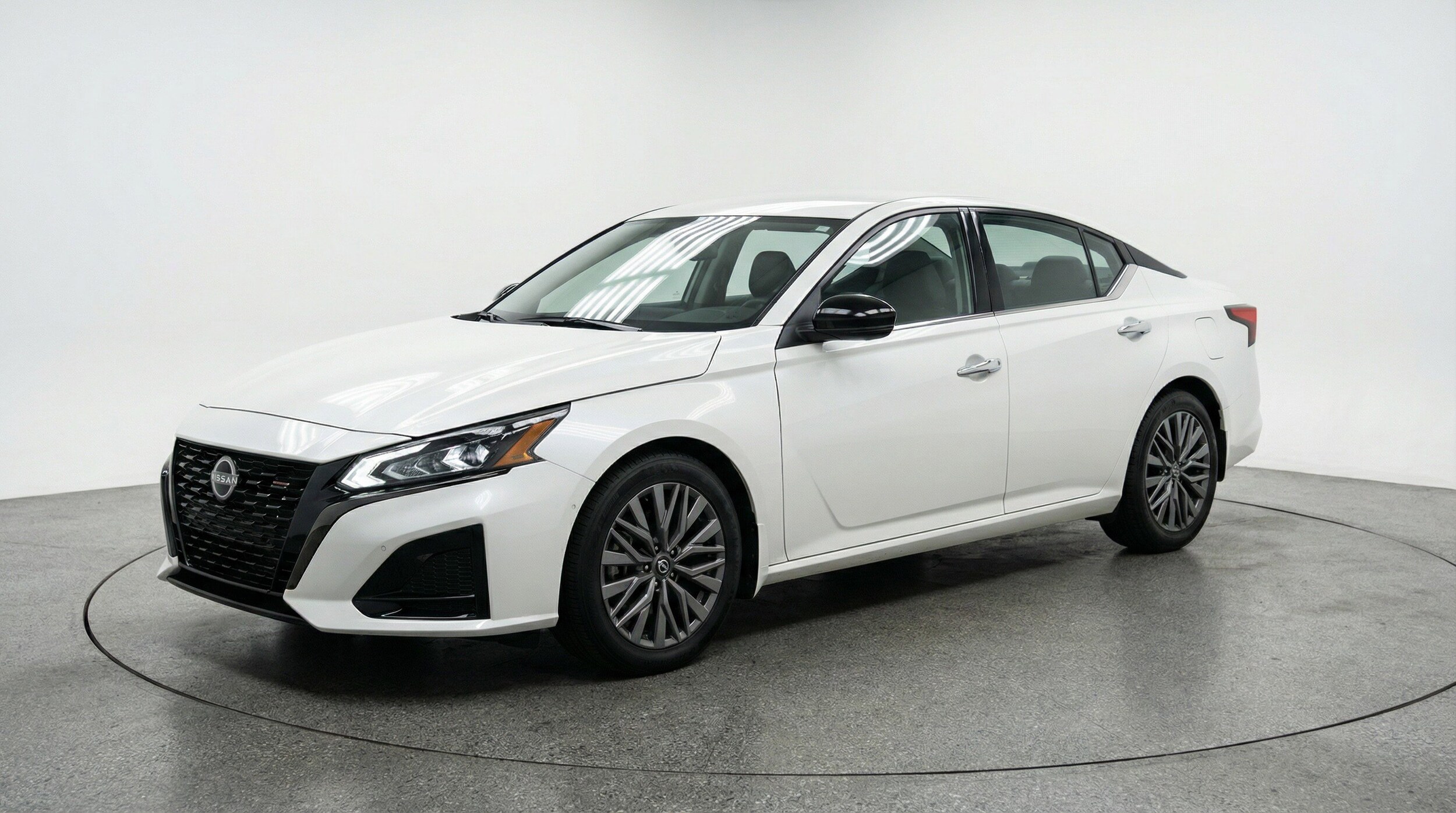 Thumbnail: 2025 Nissan Altima - 3