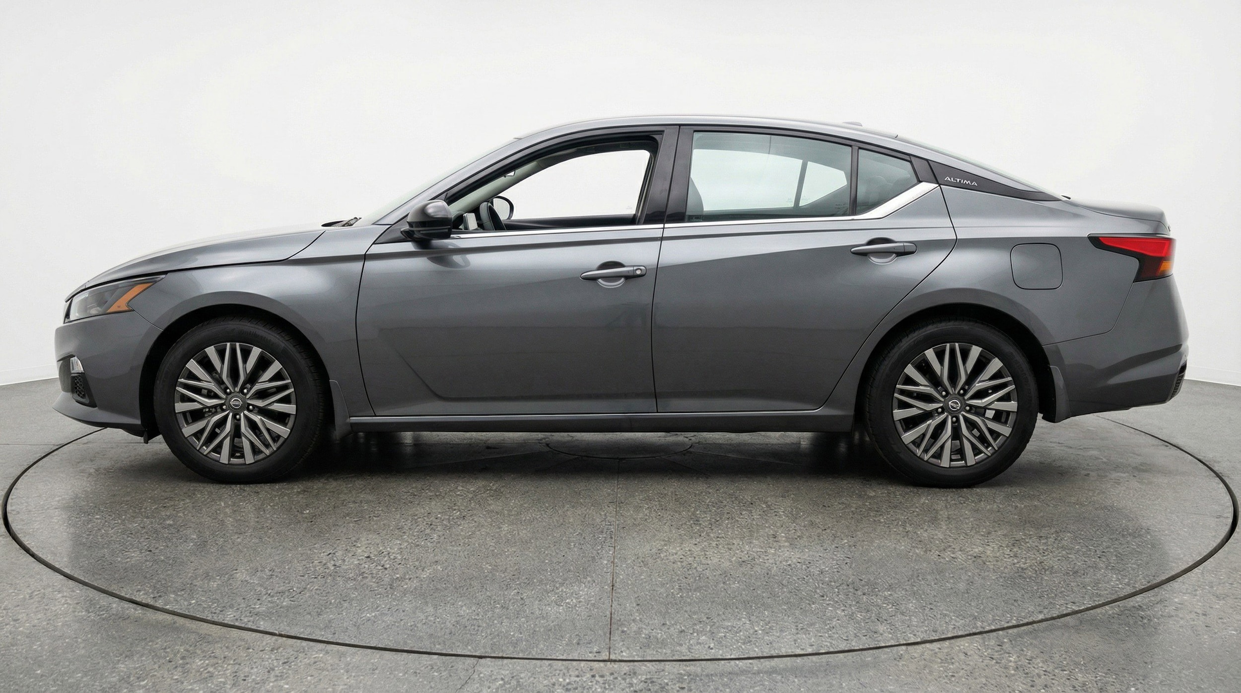 Thumbnail: 2025 Nissan Altima - 5