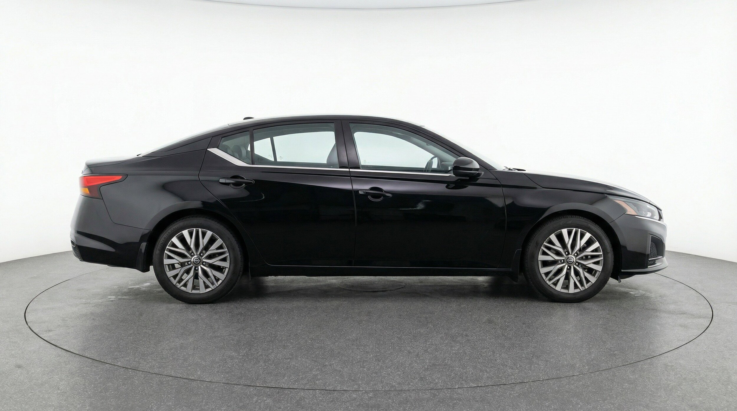 Thumbnail: 2025 Nissan Altima - 11