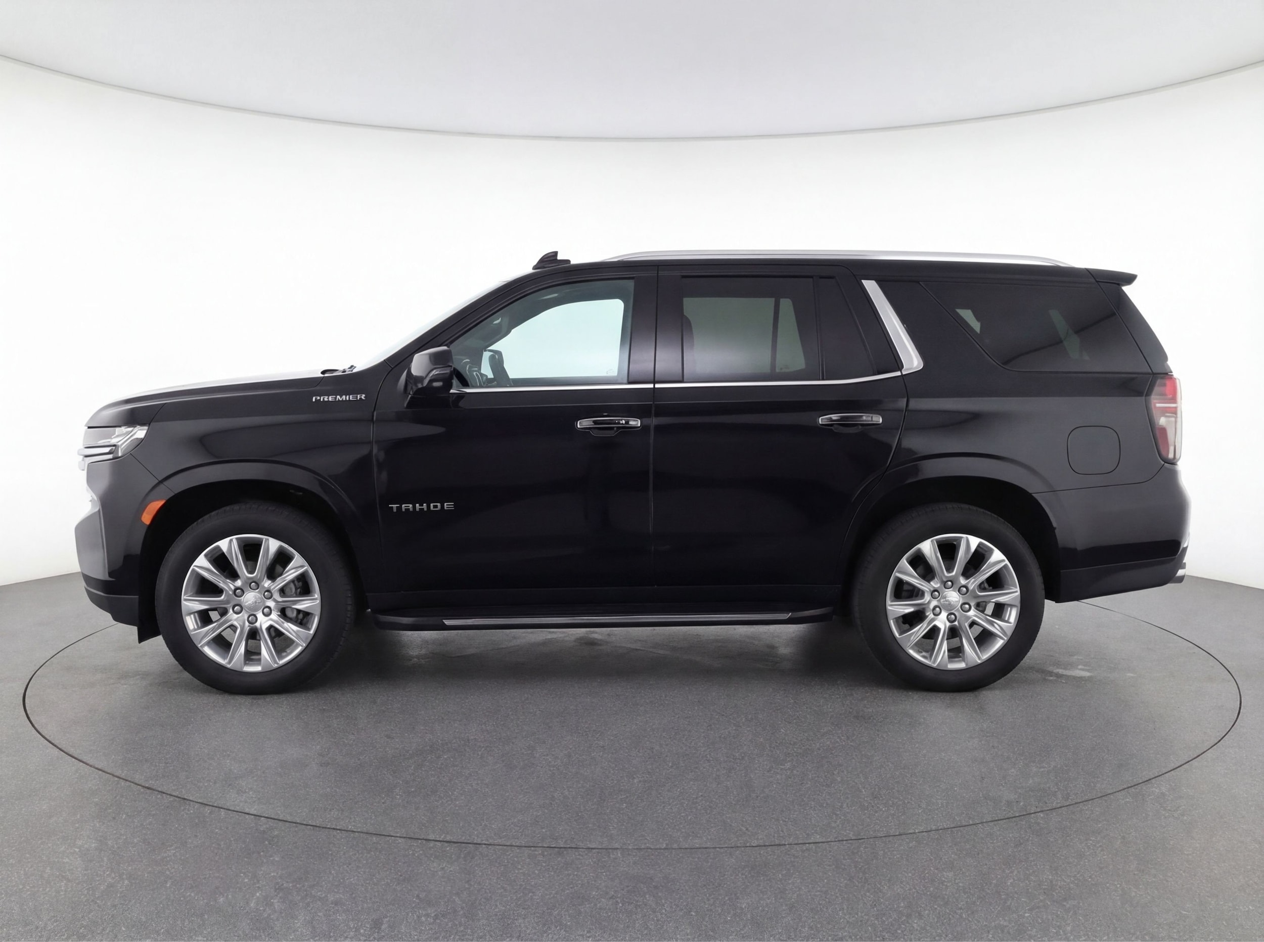 Thumbnail: 2023 Chevrolet Tahoe - 5